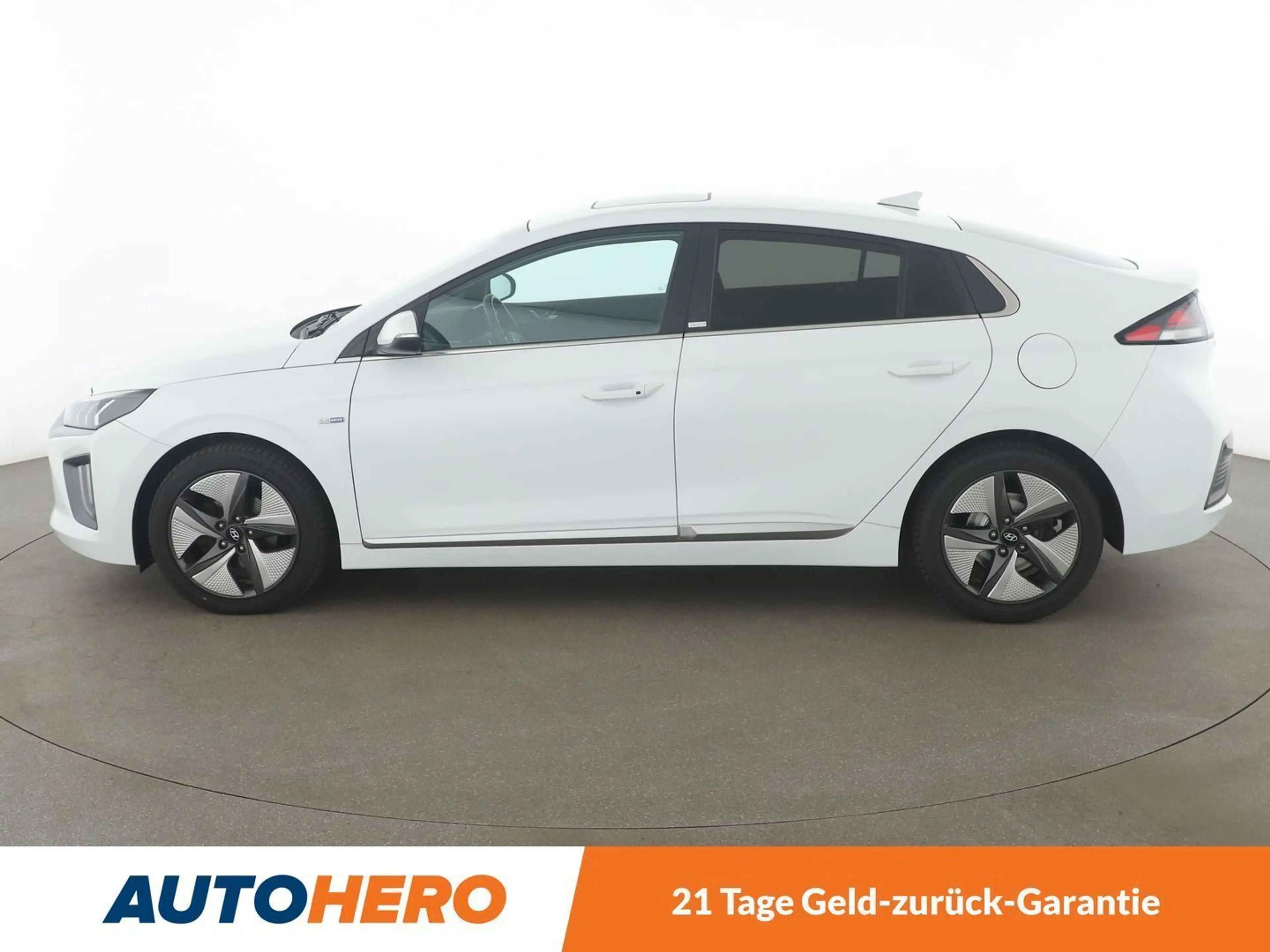 Hyundai IONIQ 1.6 Hybrid Prime Aut*NAVI*LED*ACC*CAM*PDC*SHZ* — photo 3