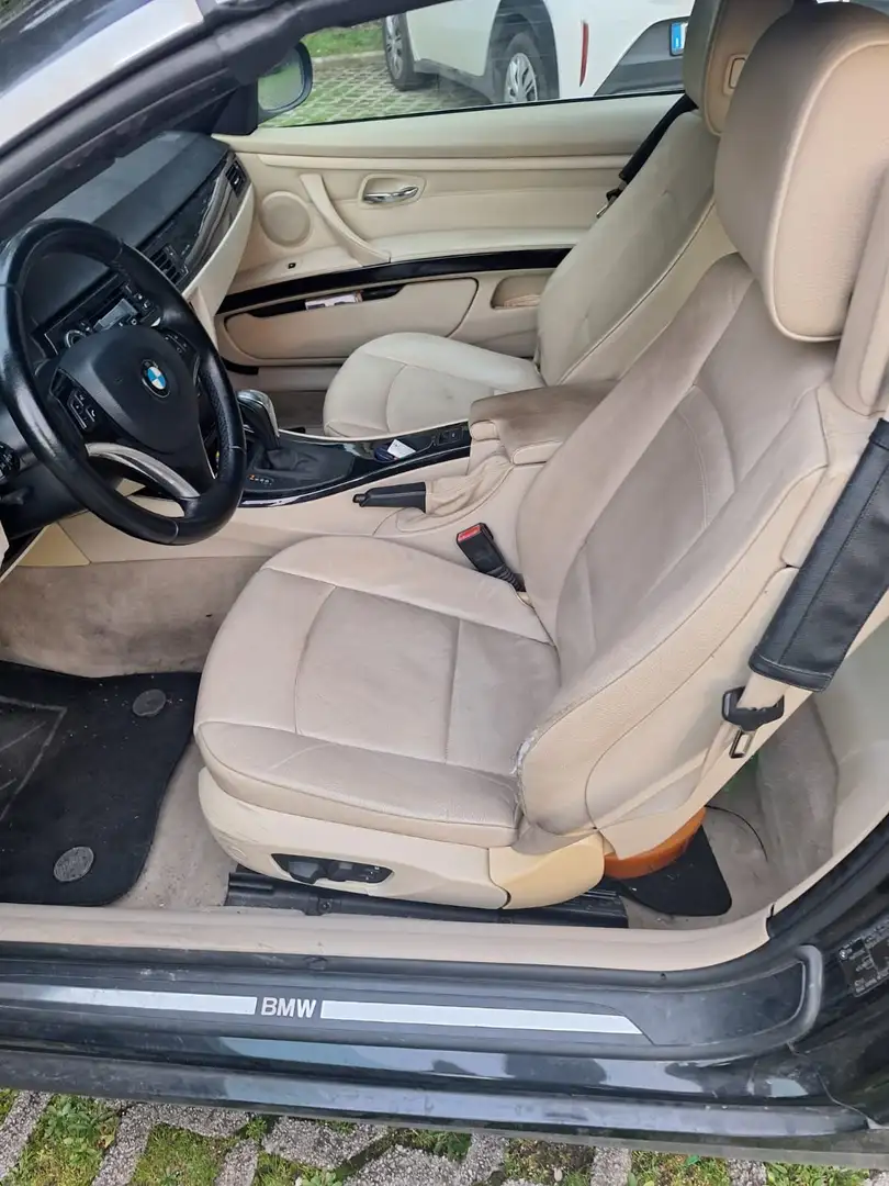BMW 320 Serie+3+E93+Cabrio+320d+Cabrio+Eletta Nero - 2
