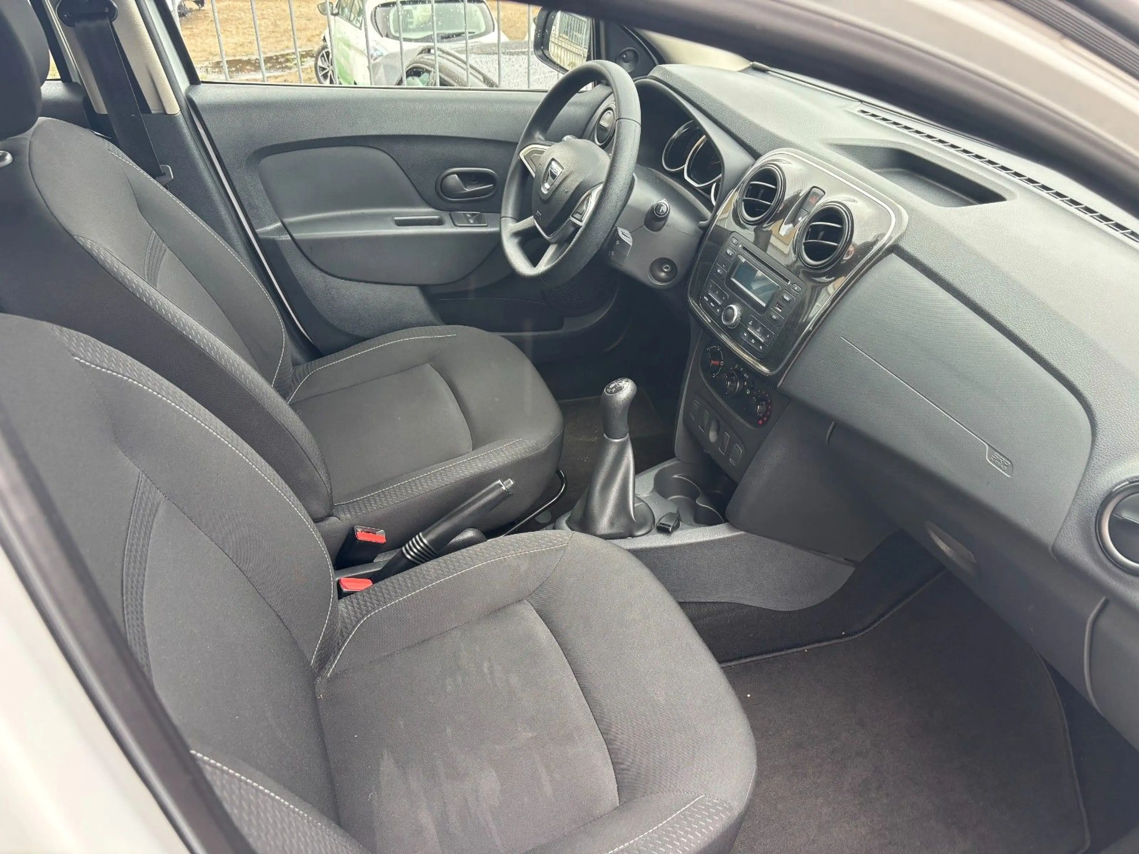 Dacia Logan MCV 0.9 TCe 90 Essential — photo 15