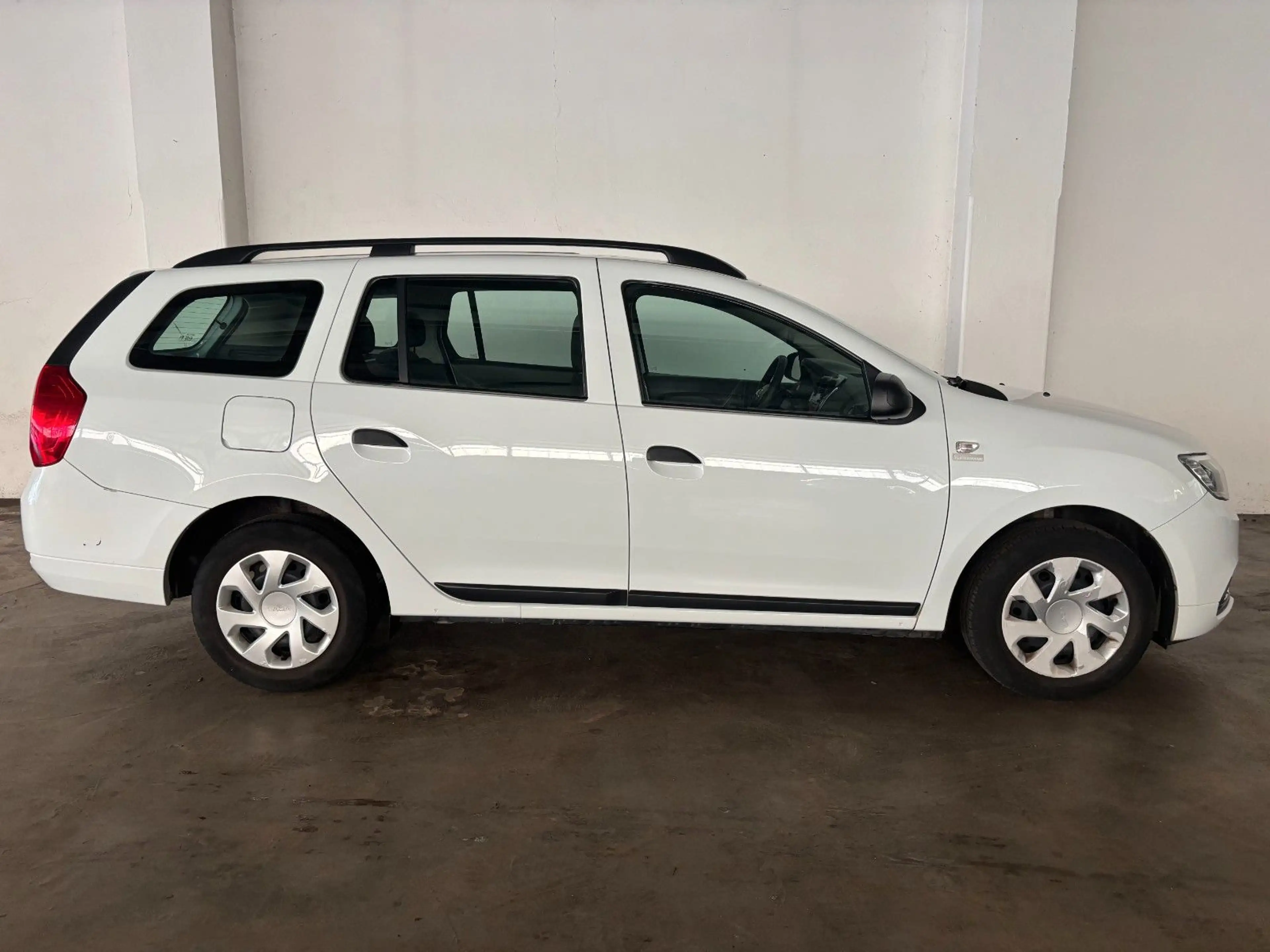 Dacia Logan MCV 0.9 TCe 90 Essential — photo 7