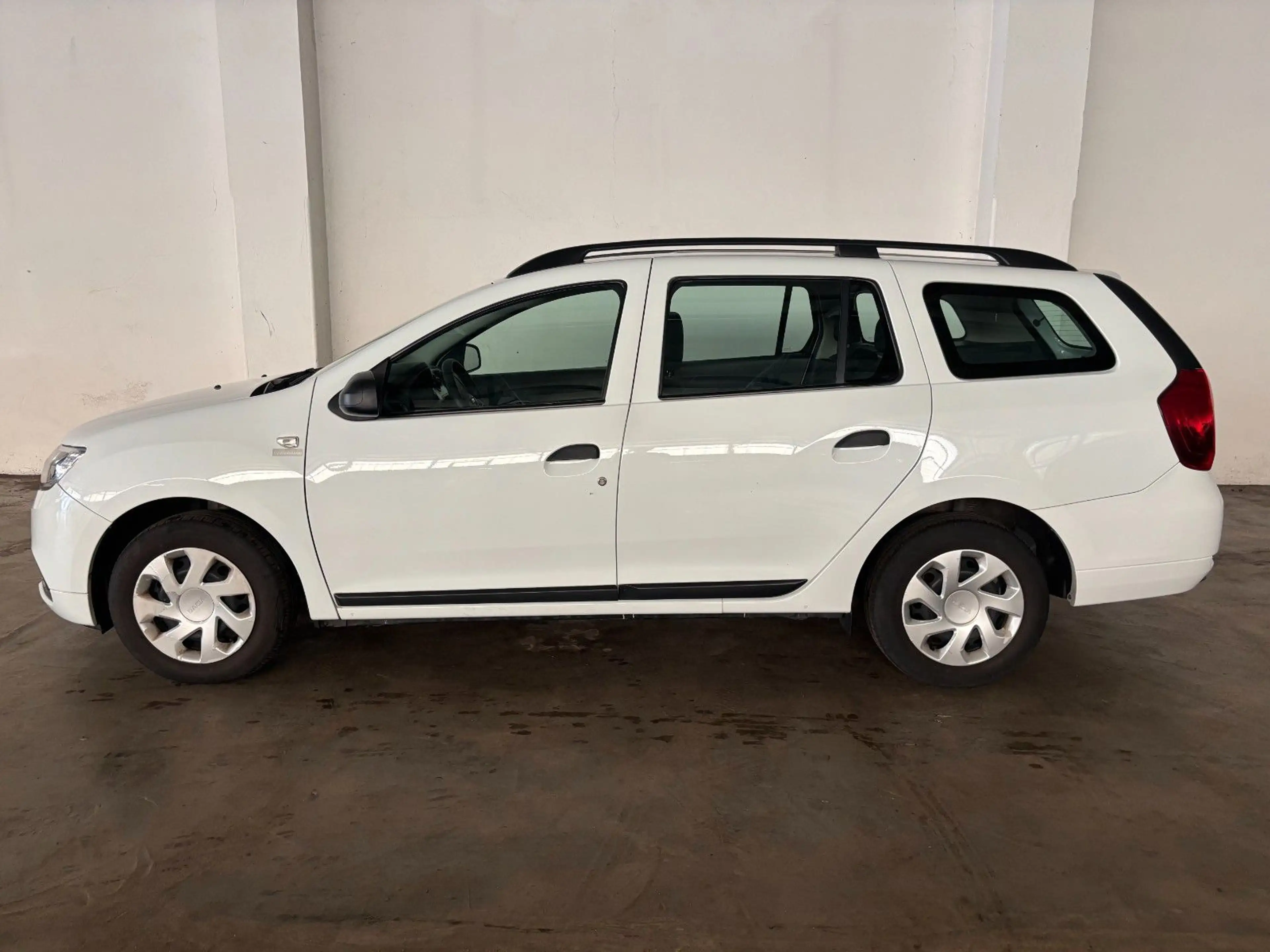 Dacia Logan MCV 0.9 TCe 90 Essential — photo 3