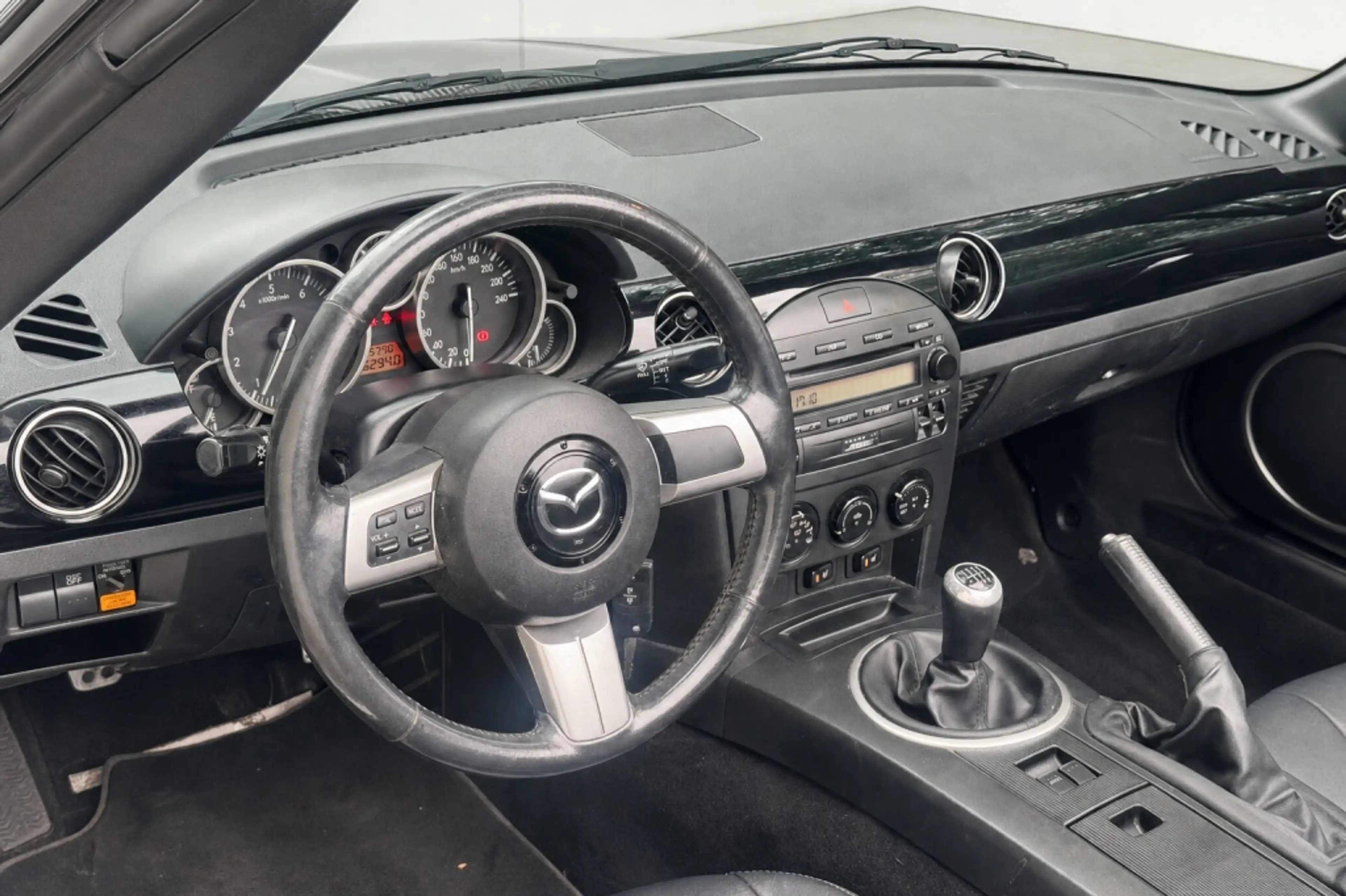 Mazda MX-5 2.0 S-VT Touring — photo 12