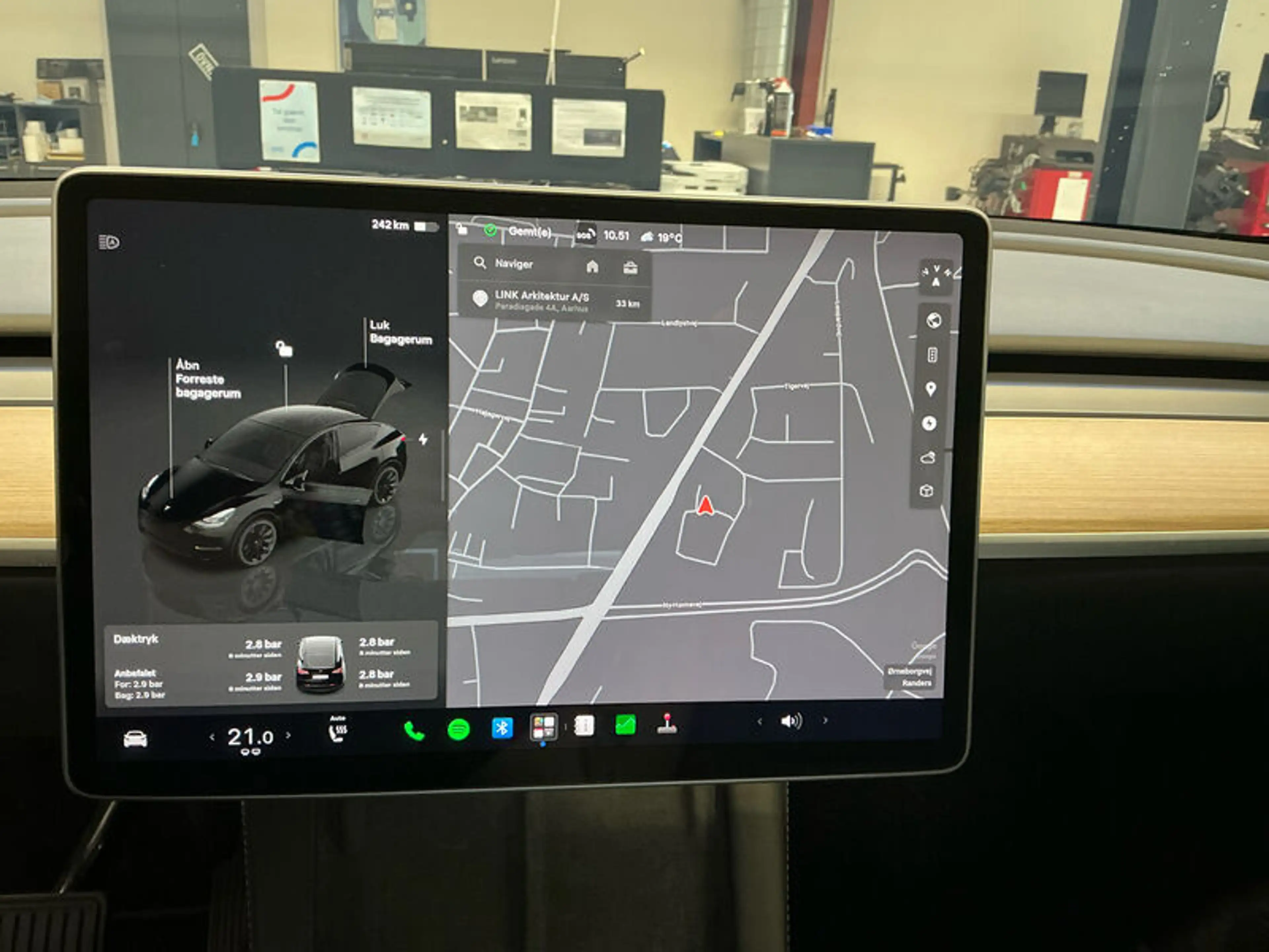 Tesla Model Y NAVI KLIMA LED RADIO TEMPO MFL PANO SHZ GSD DAB KAMERA Leder — photo 8