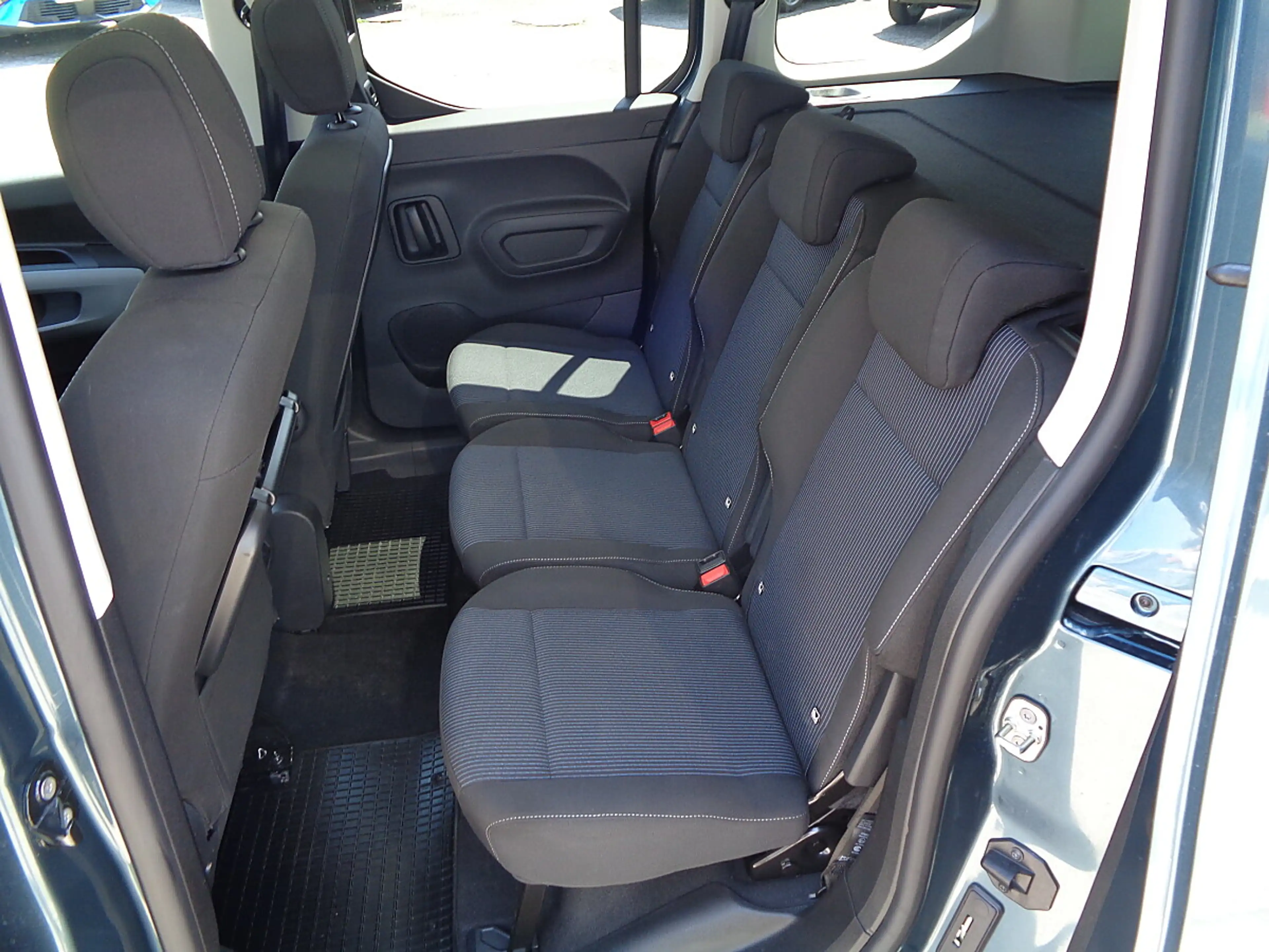 Fiat Doblo M Diesel 130 S&S Aut. PANORAMA NAVI KAMERA SCHI... — photo 12