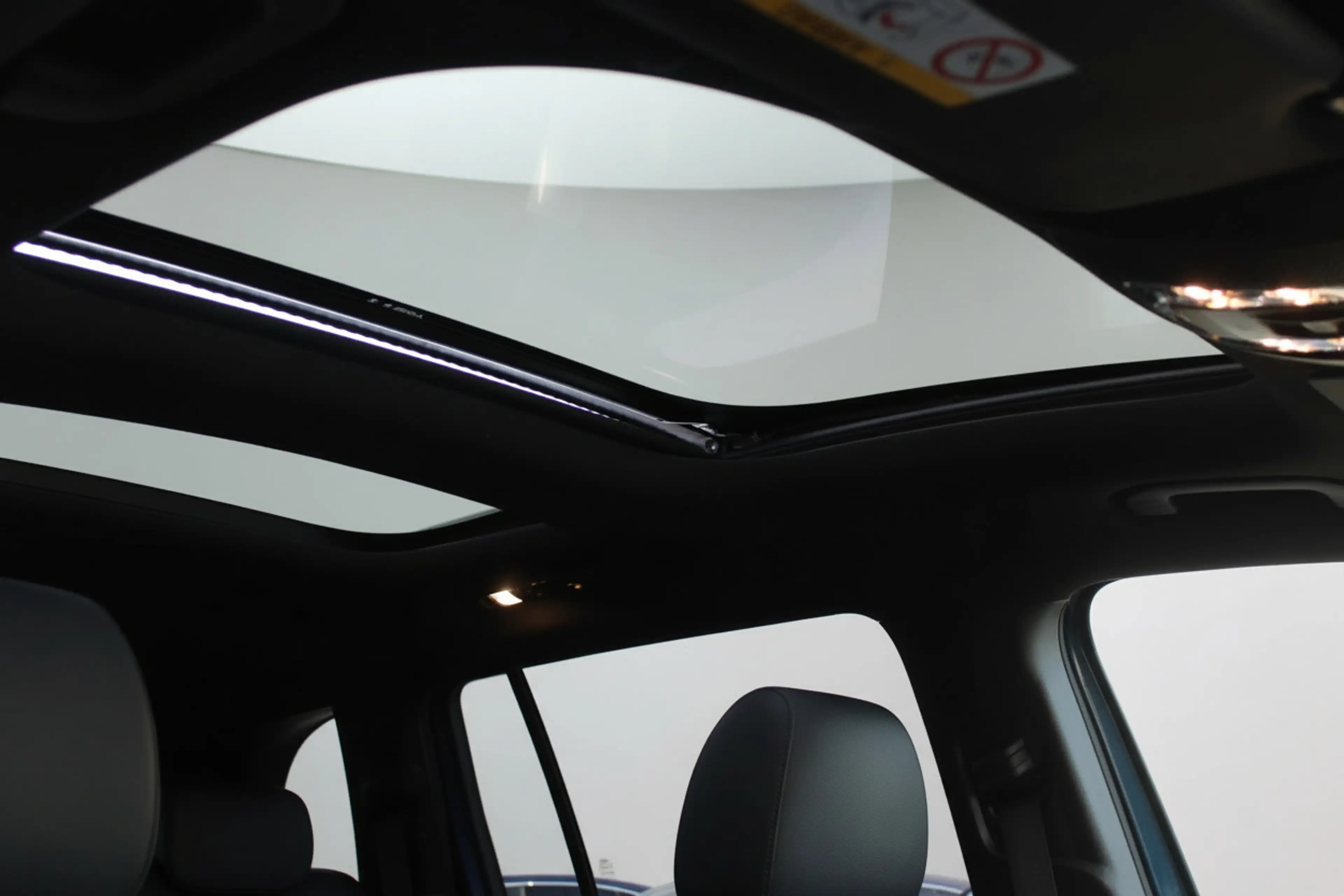 Mercedes-Benz EQB 250 Luxury Line 7-PER 67 kWh PANORAMADAK LEDER DISTRON — photo 17