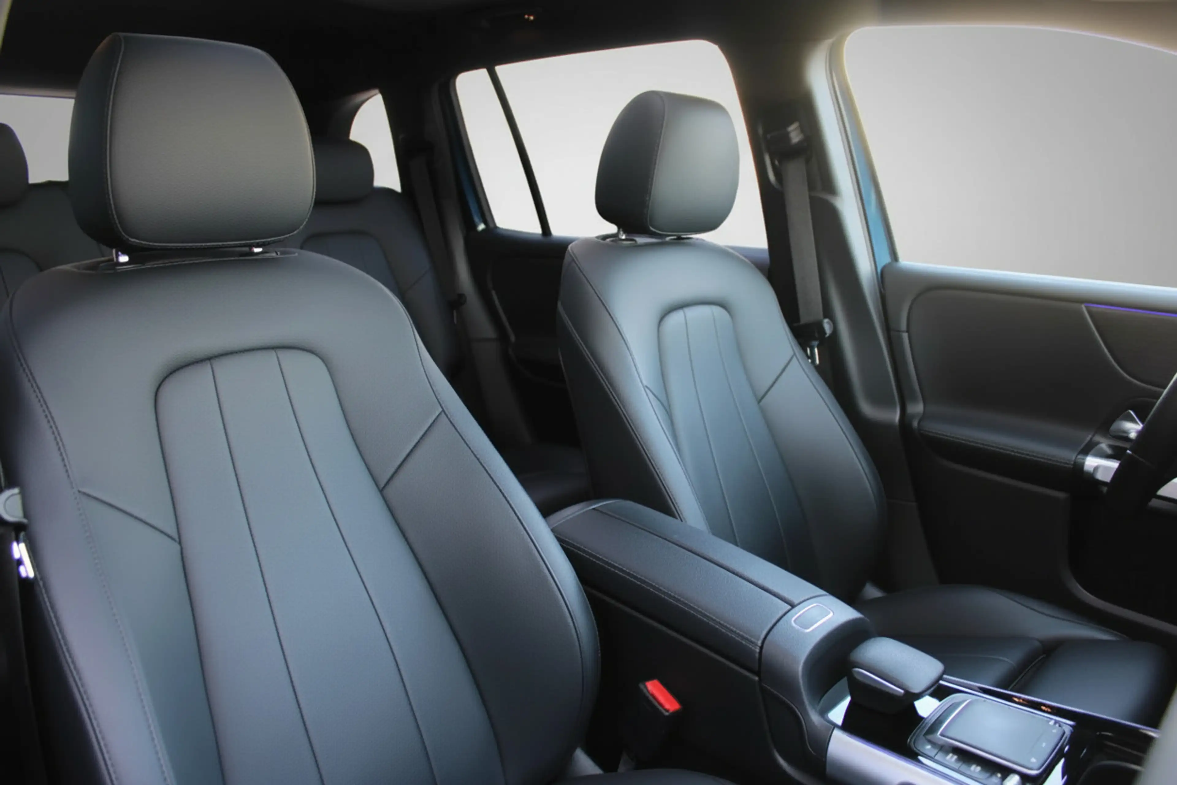 Mercedes-Benz EQB 250 Luxury Line 7-PER 67 kWh PANORAMADAK LEDER DISTRON — photo 15