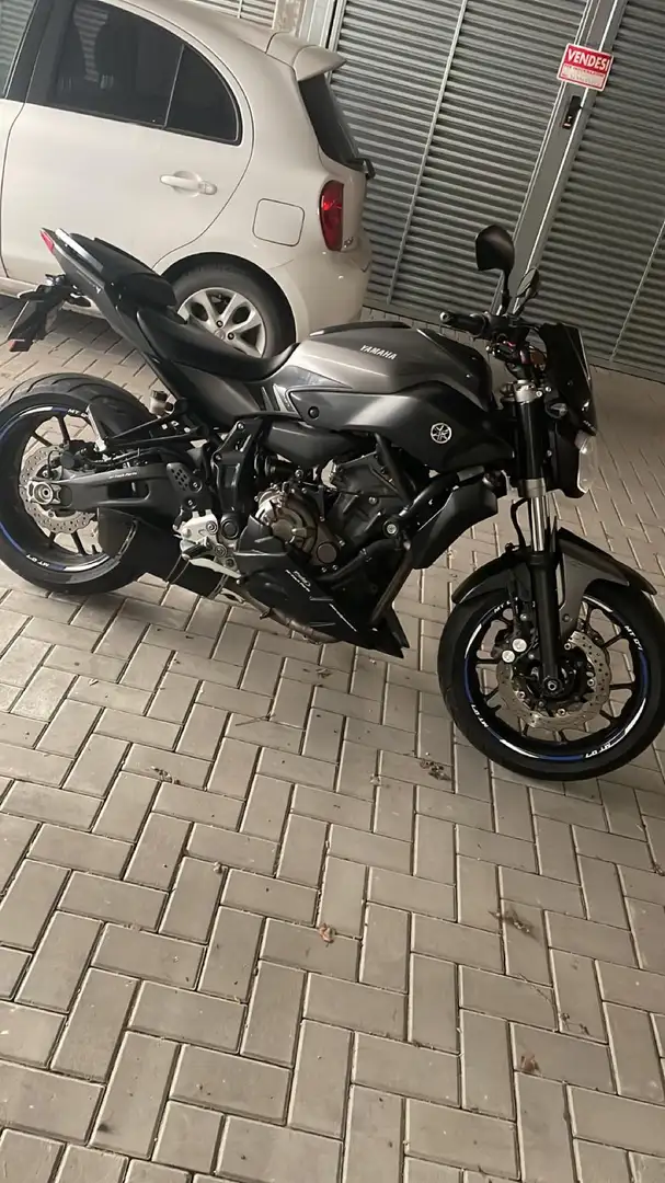 Yamaha MT-07 - 2