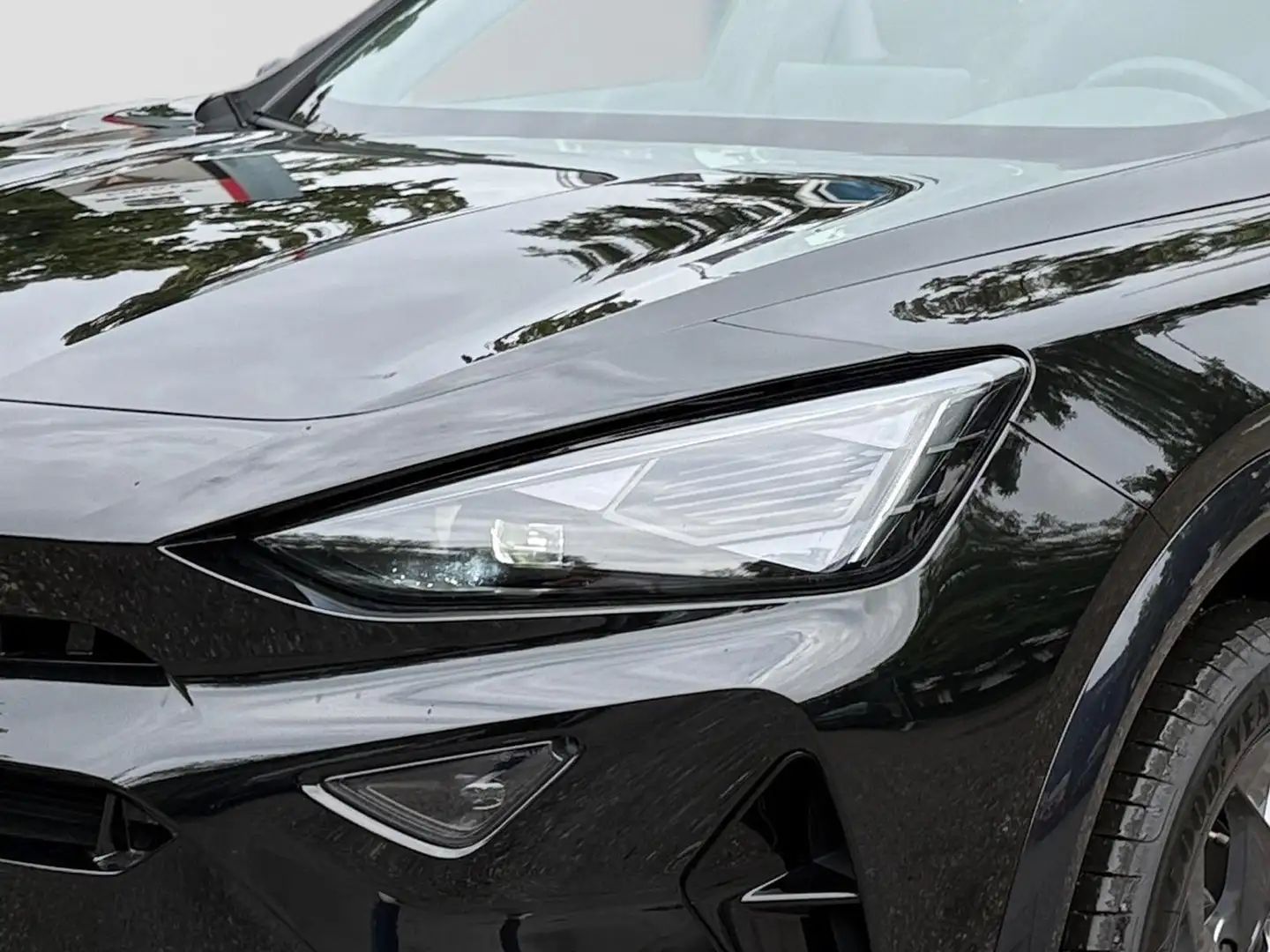 CUPRA Formentor 1.5 eTSI ACC LED SHZ Kamera Fekete - 2