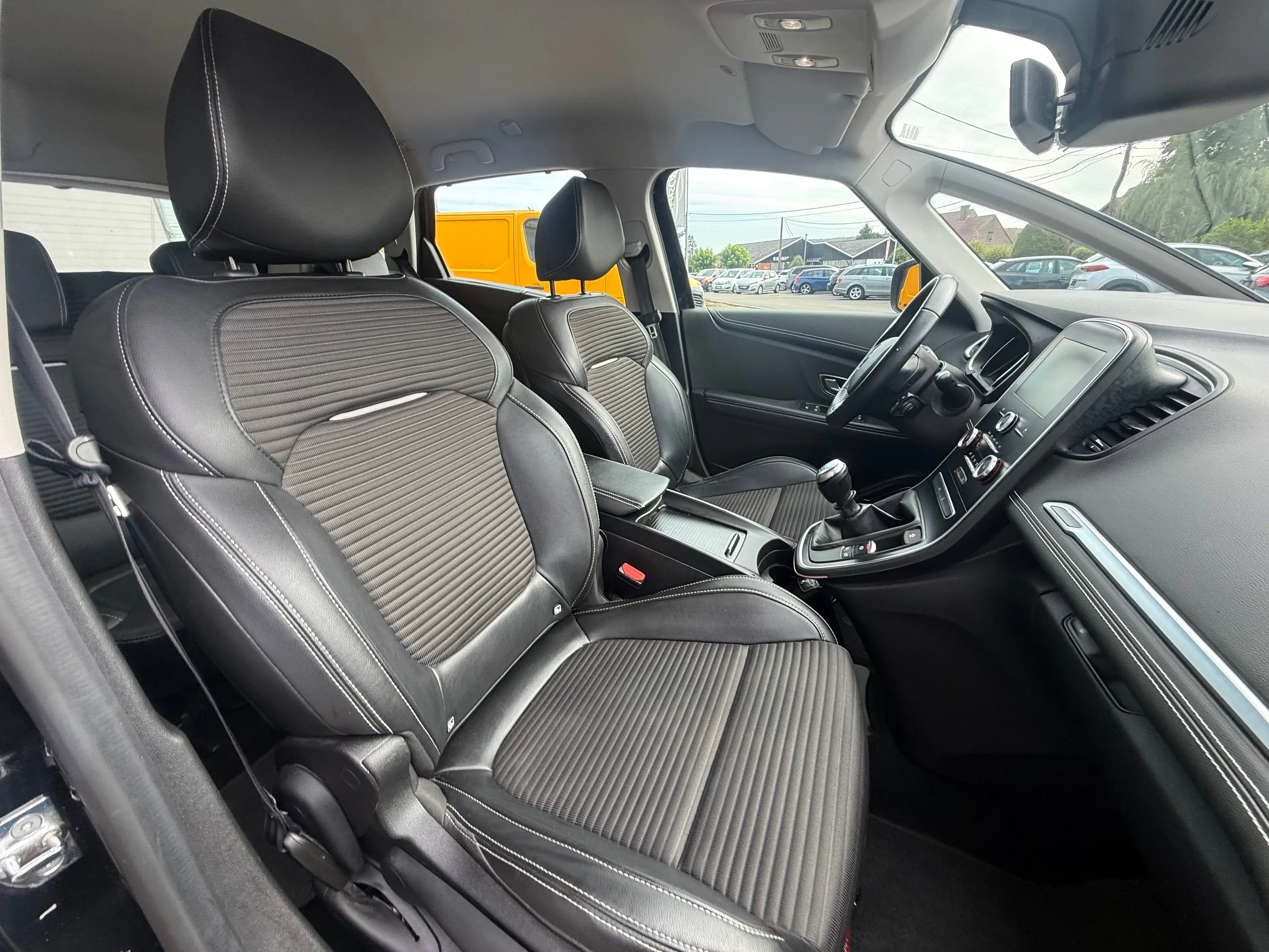 Renault Scenic Scenic 1.2TCe RADARS AV/AR,CLIM,GPS,CRUISE… — photo 6