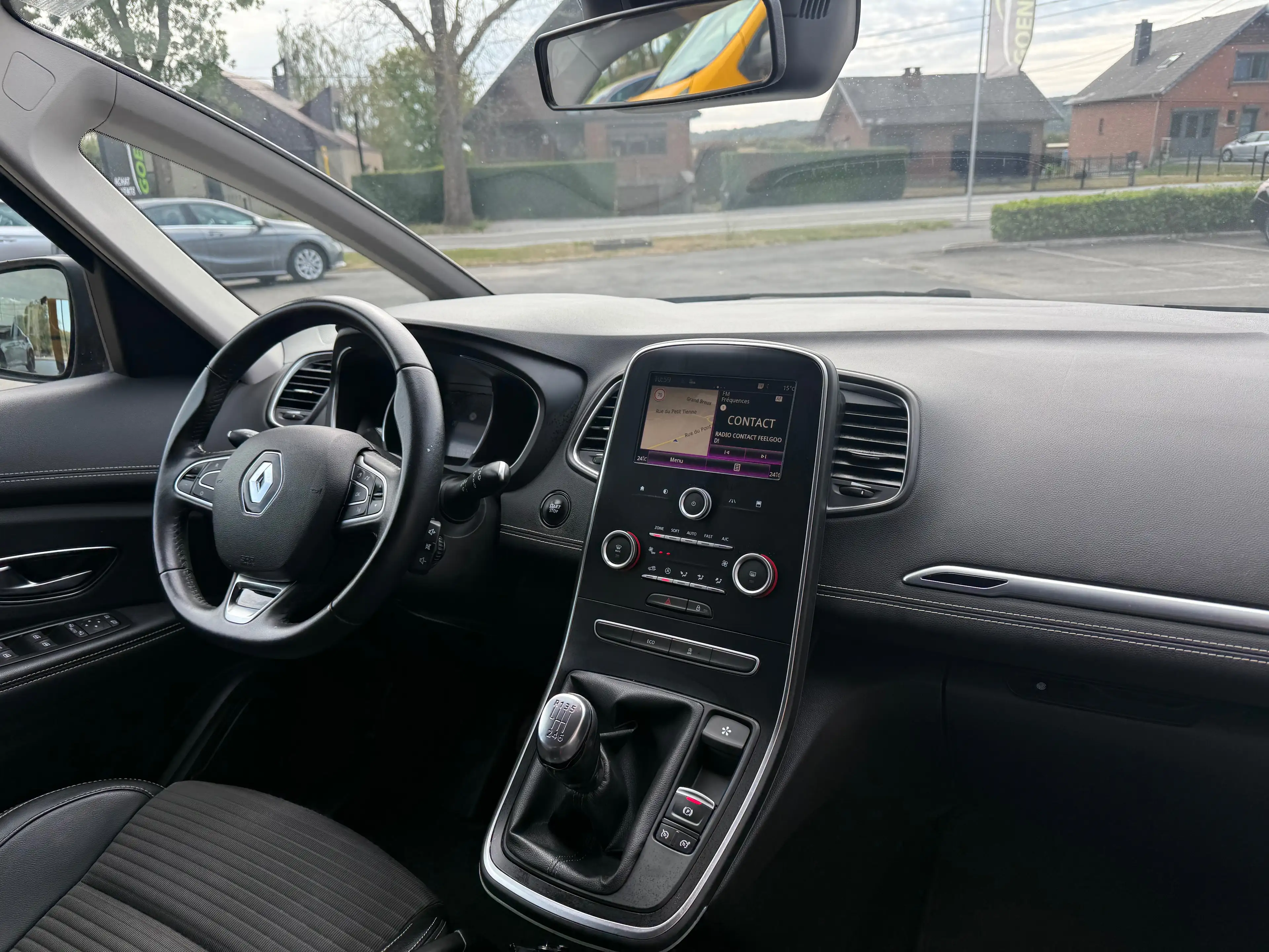 Renault Scenic Scenic 1.2TCe RADARS AV/AR,CLIM,GPS,CRUISE… — photo 5