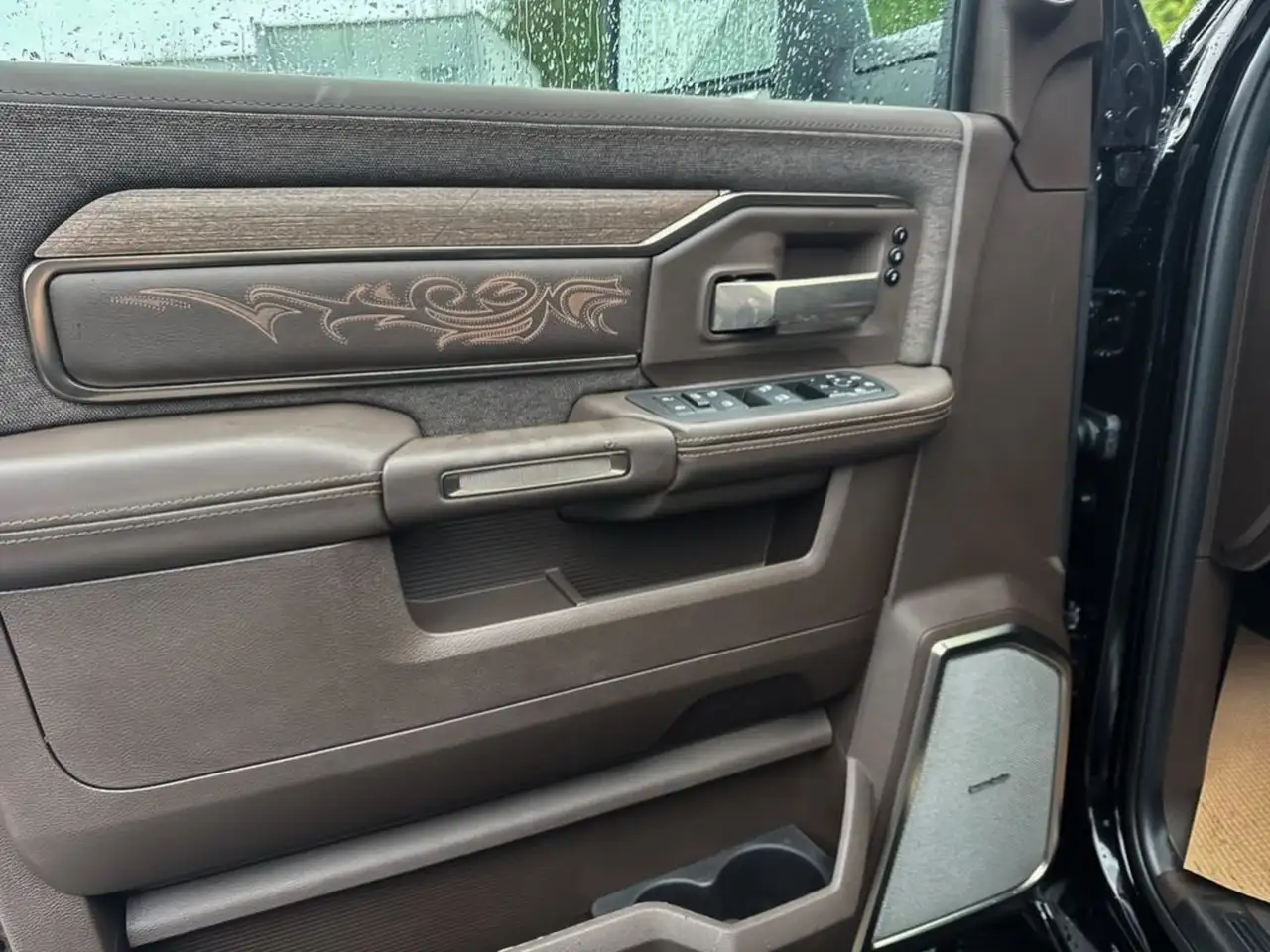 RAM 3500 снимка RAM 3500