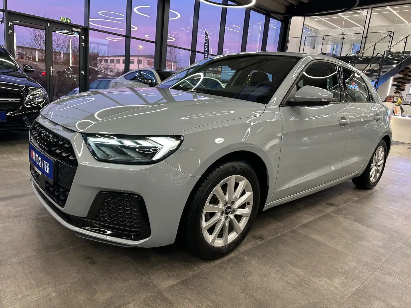 Audi A1 Sportback 25 TFSI advanced *1. Hand*Klima*LED Grau - 2