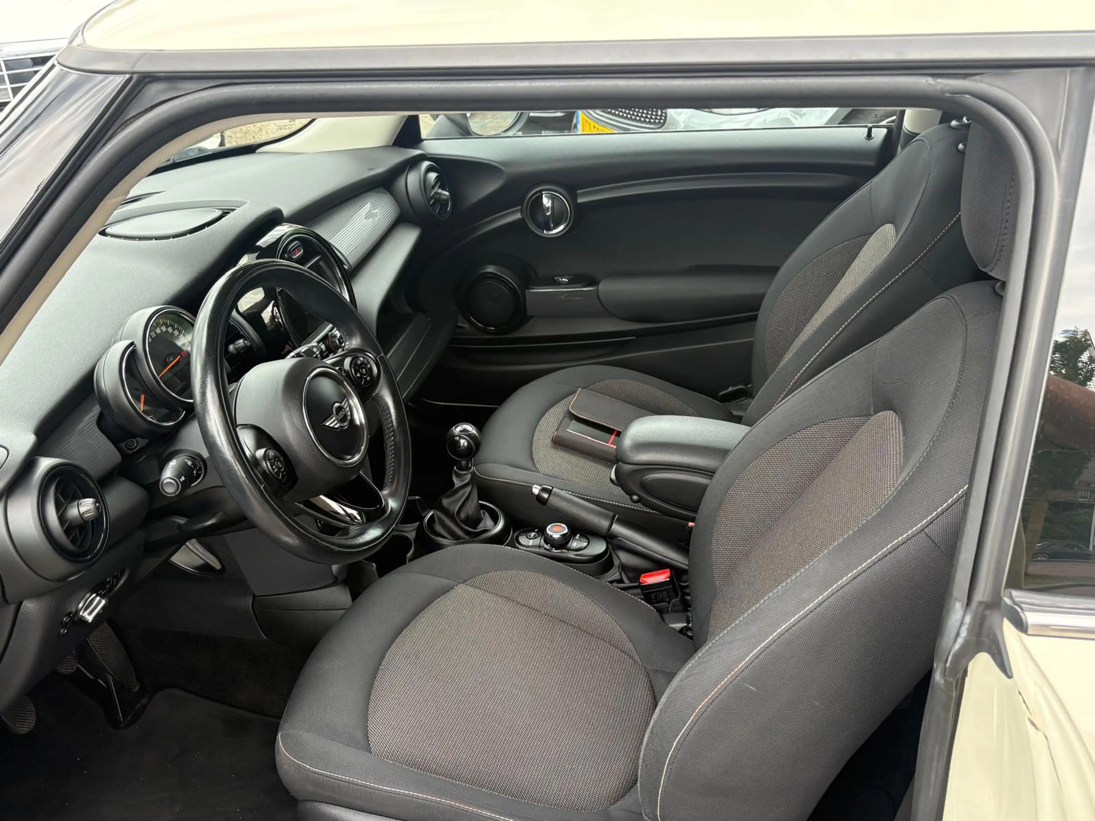 MINI 3-Deurs 1.2 PANORAMADAK/CRUISE/PDC/SFEER/NETTE-AUT — photo 9