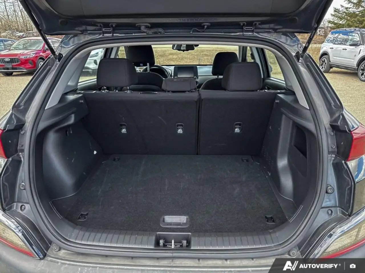 Hyundai KONA снимка Hyundai KONA