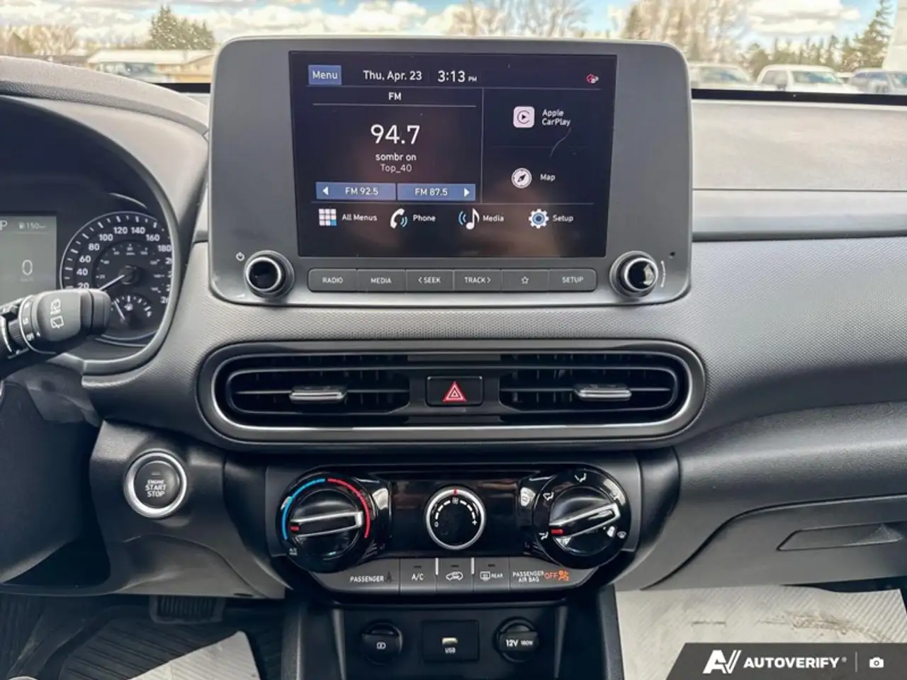 Hyundai KONA снимка Hyundai KONA