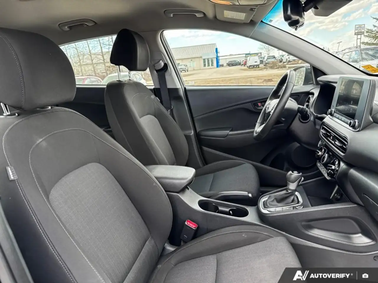 Hyundai KONA снимка Hyundai KONA
