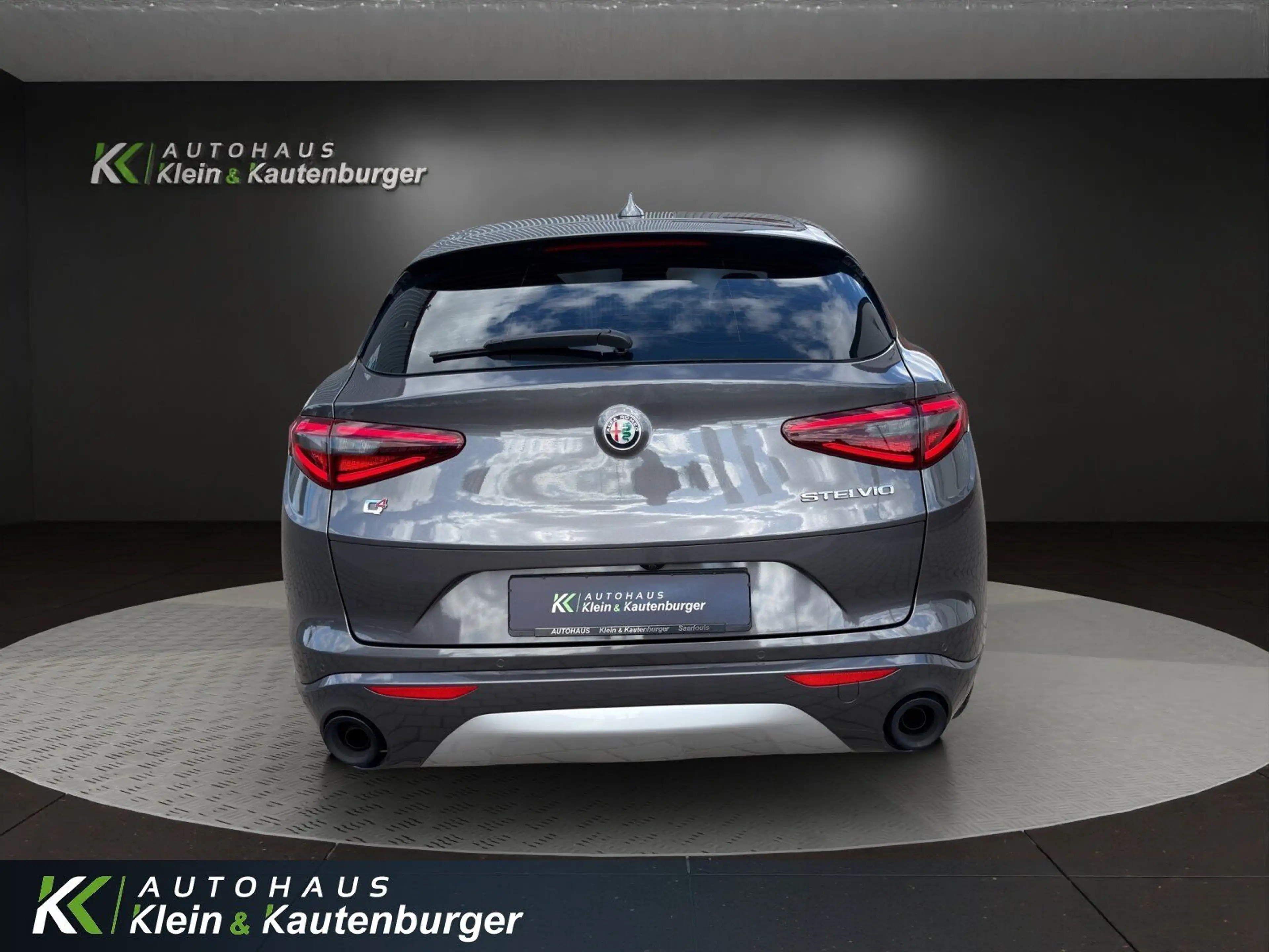 Alfa Romeo Stelvio 2.0 Turbo 16V Ti Q4+MEMORY+AHK+20°+XENON — photo 6
