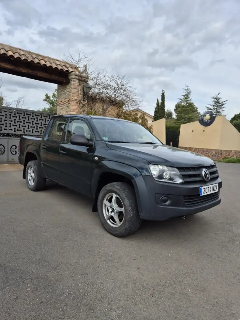 Volkswagen Amarok DCb. 2.0TDI Básico 4M Permanente Negro - 1