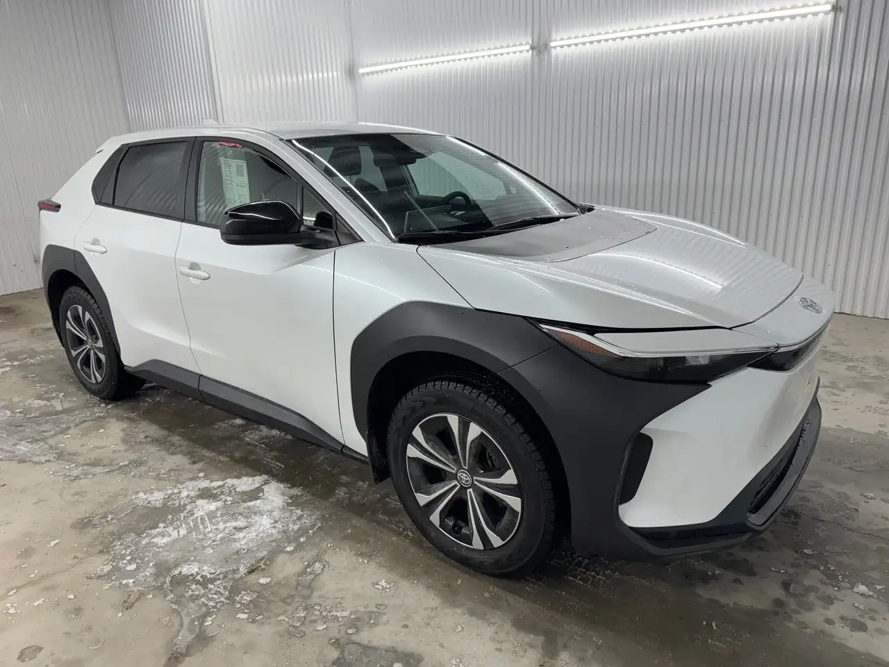 Toyota bZ4X снимка Toyota bZ4X