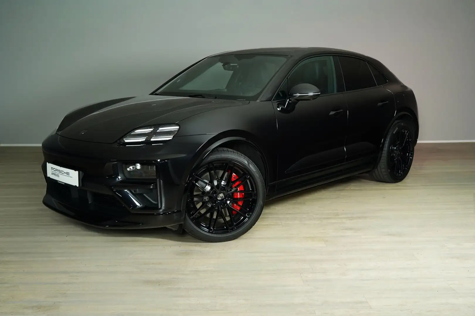 Porsche Macan Turbo Schwarz - 1