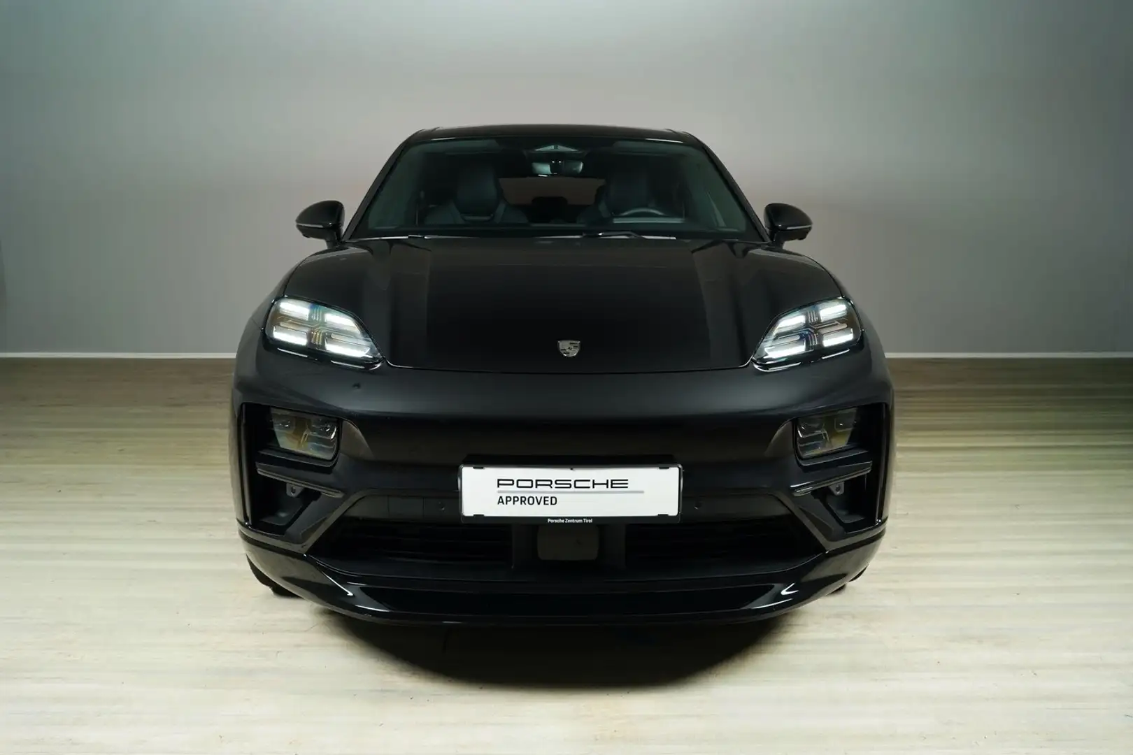 Porsche Macan Turbo Schwarz - 2