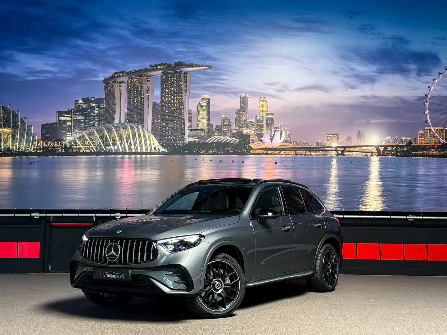 Mercedes-Benz GLC 63 AMG 300e 4MATIC Pack |Memory|Massage|HUD|Pano|Leder|St Grijs - 1
