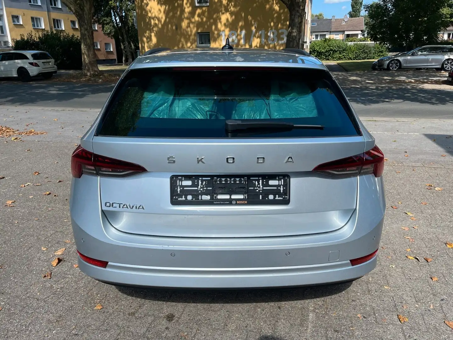 Skoda Octavia Combi Ambition MASSAGE NAVI MATRIX LED Argent - 2