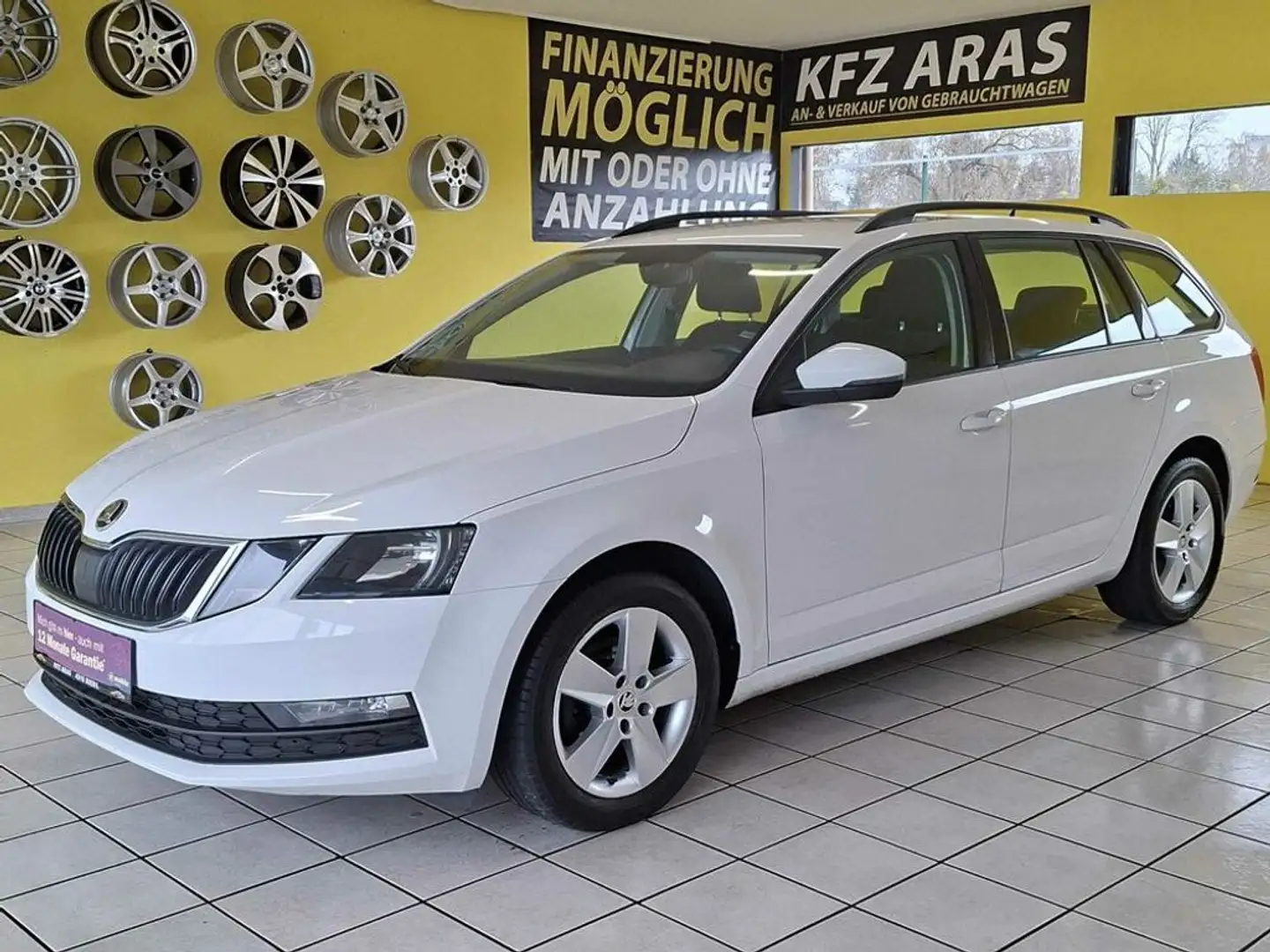 Skoda Octavia 1.BESITZ, PDC, TEMPOMAT, SITZHEIZUNG Weiß - 1
