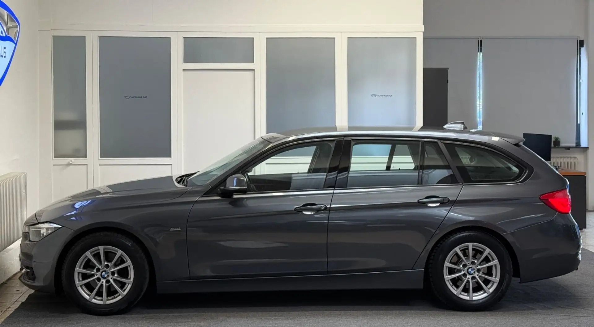 BMW 320 d Touring Efficient Dynamics Sport/AUTOMATIK Grau - 2