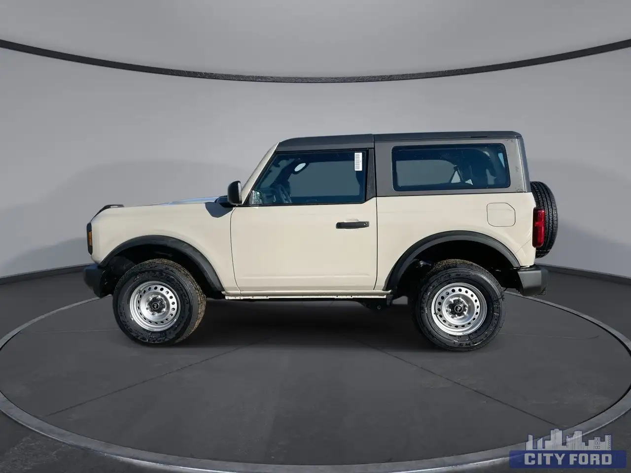 Ford Bronco снимка Ford Bronco
