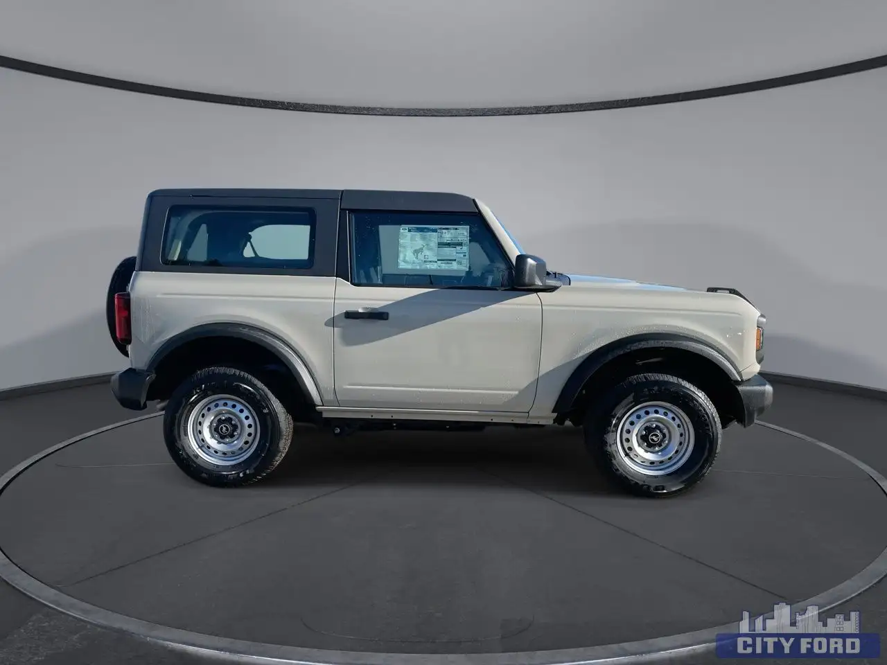 Ford Bronco снимка Ford Bronco