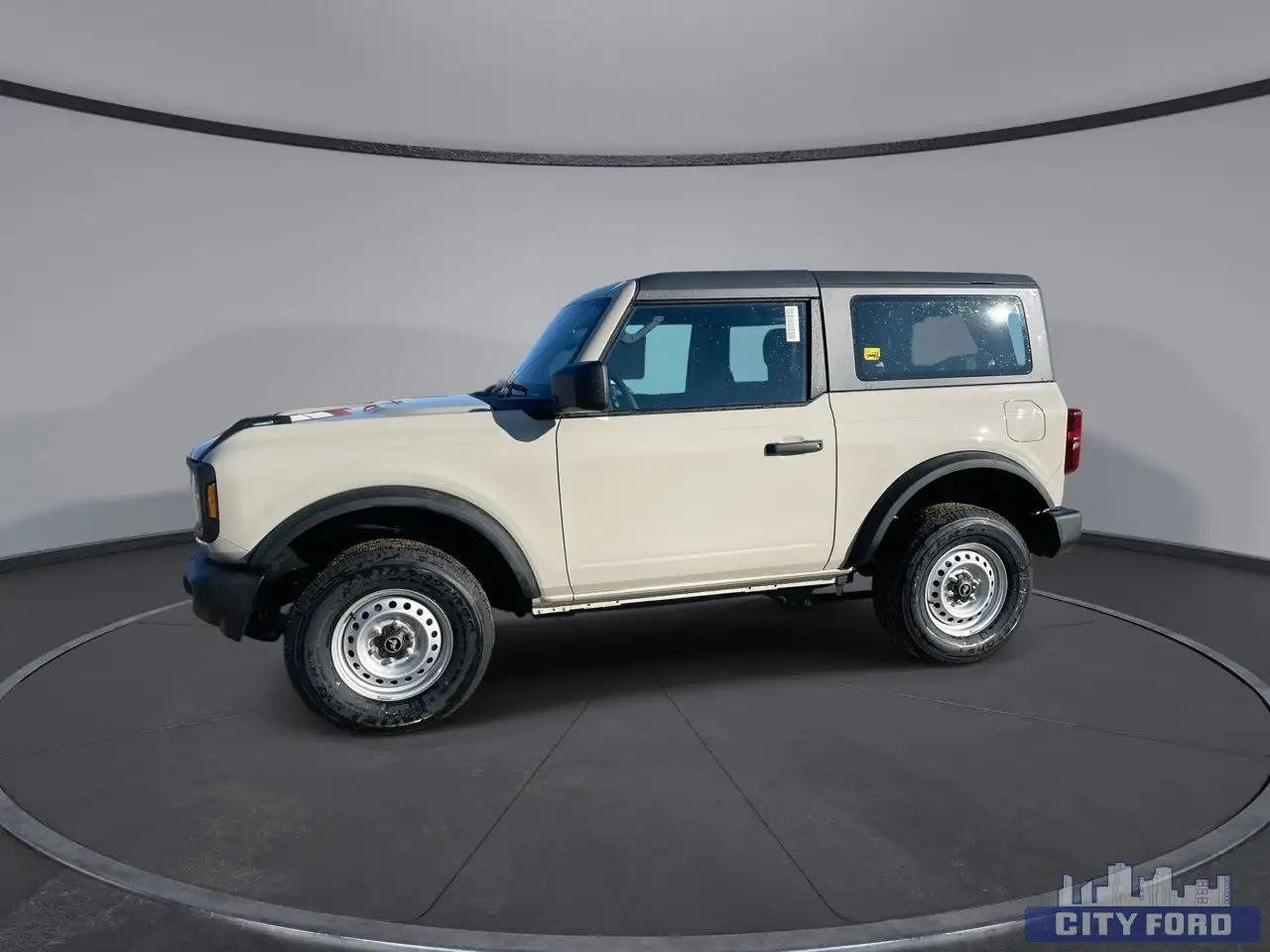 Ford Bronco снимка Ford Bronco