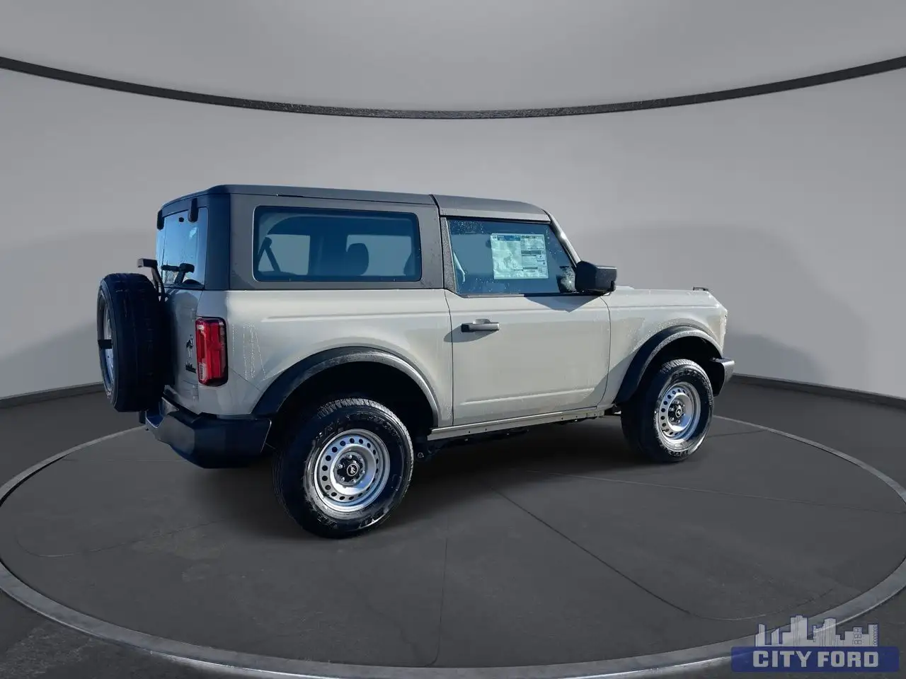 Ford Bronco снимка Ford Bronco