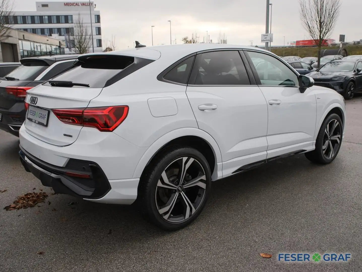 Audi Q3 Sportback 40 TFSI qu. 2x S line AHK Navi RüKa Blanc - 2