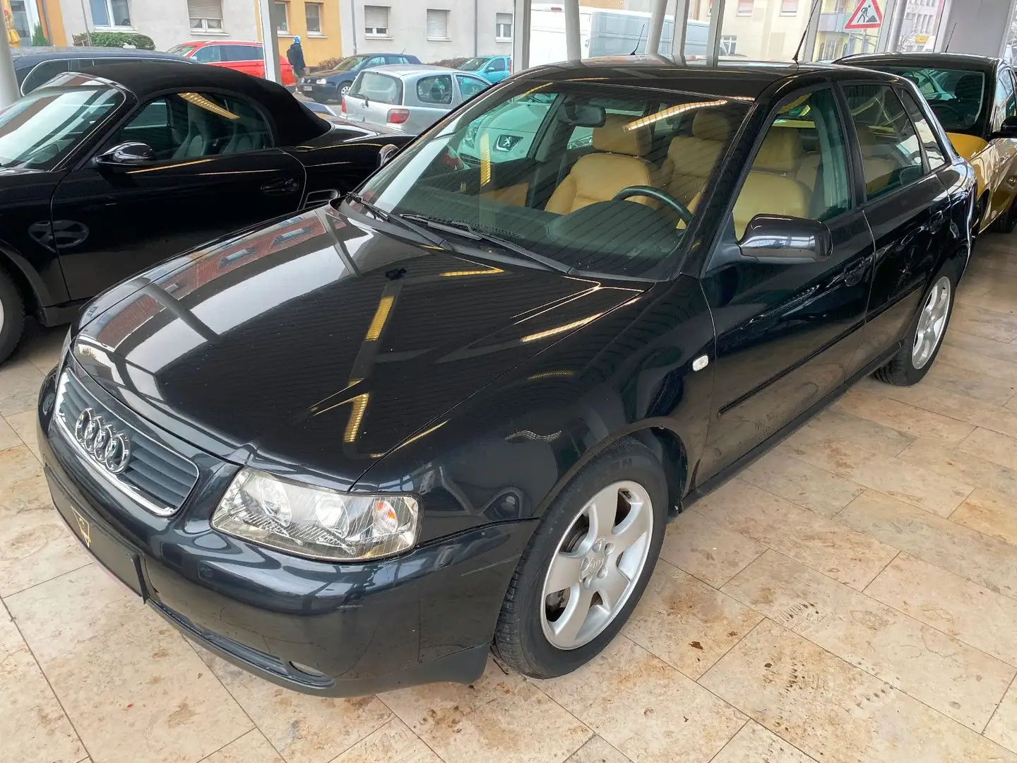 Audi A3 Ambiente/1.Hand/Autm./Led./PDC/SHZ/ Schwarz - 2