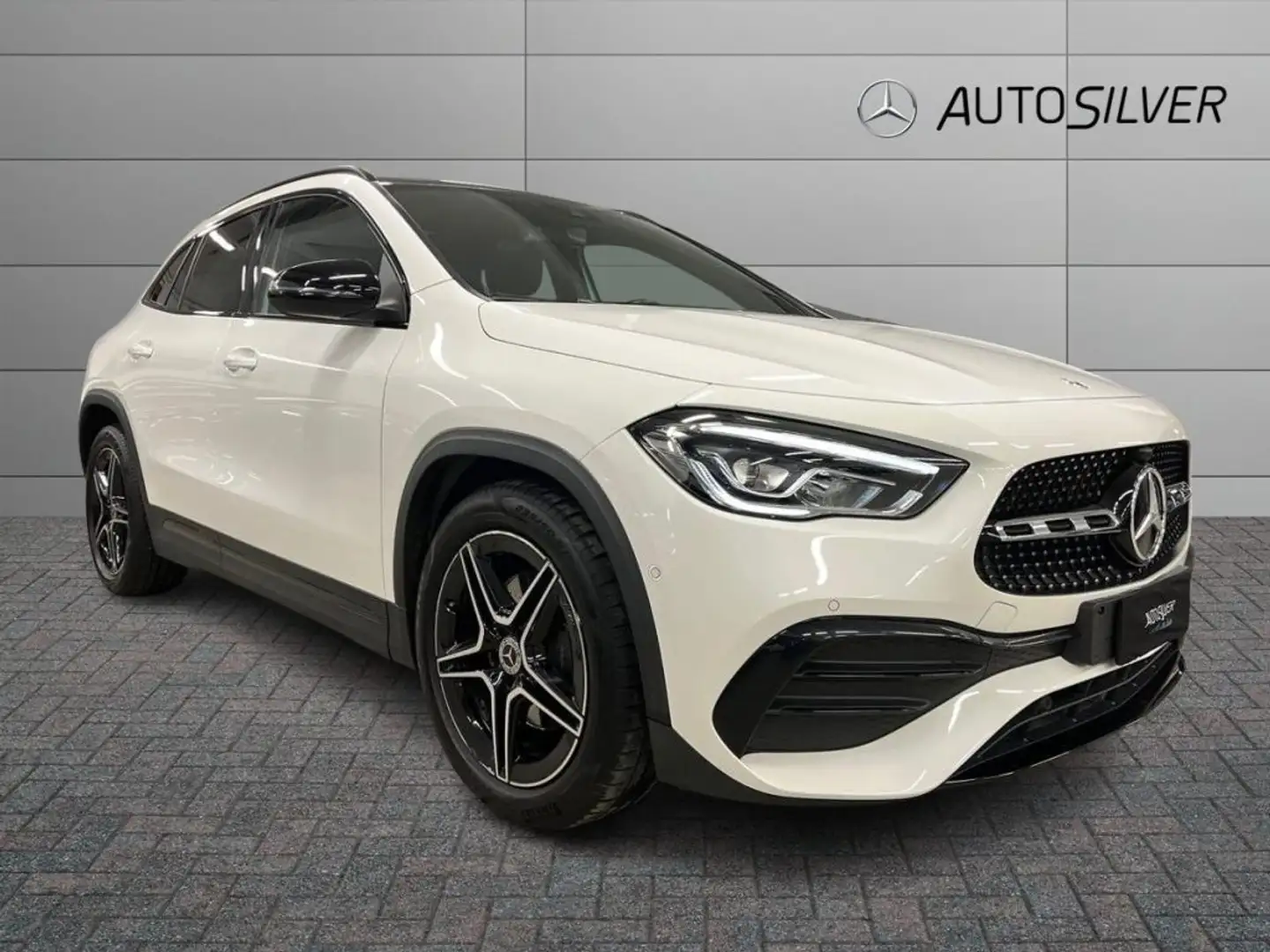Mercedes-Benz GLA 200 d Automatic Premium Blanc - 1