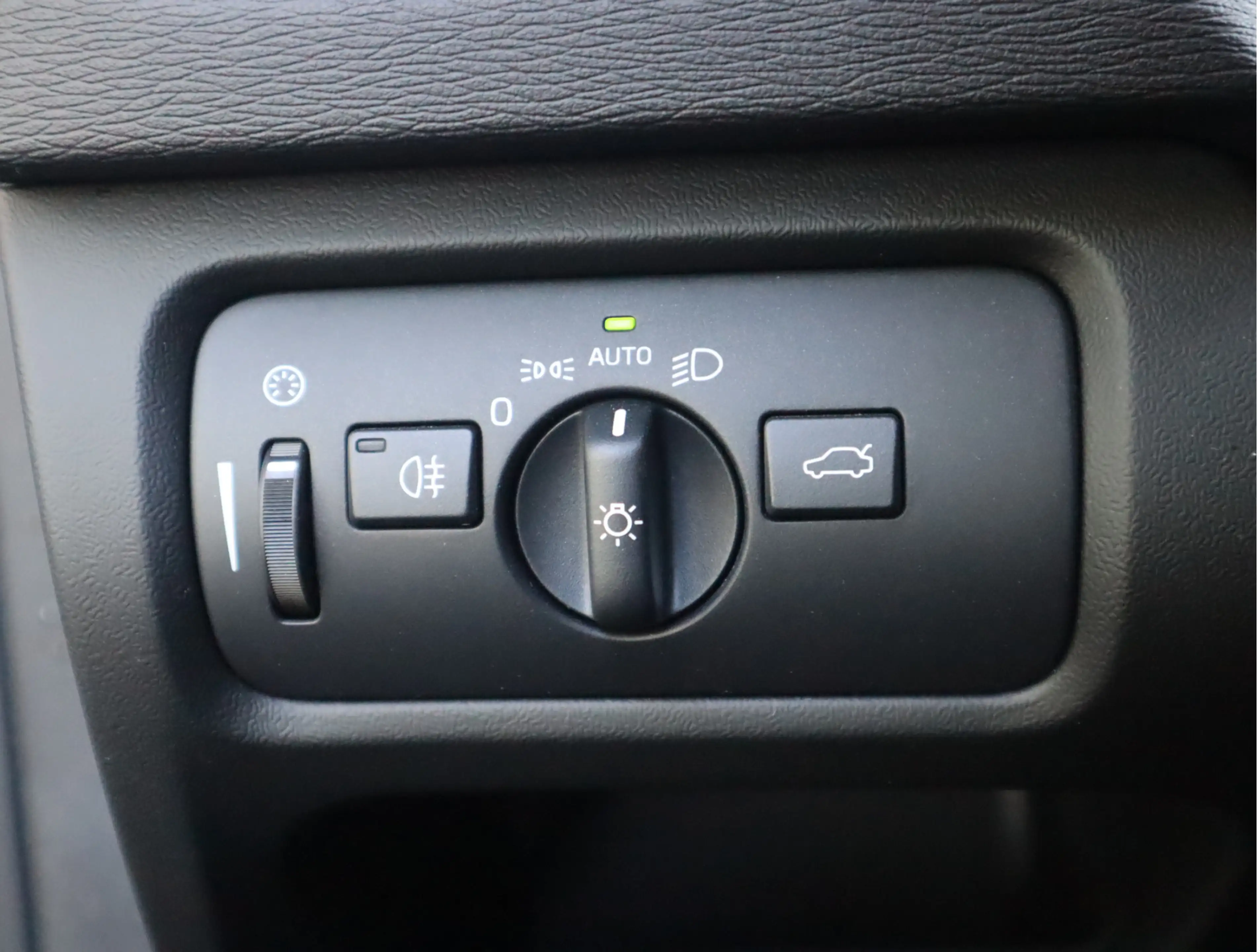 Volvo V40 2.0 T3 Momentum Navi / Stoelverw  / Standkachel / — photo 17