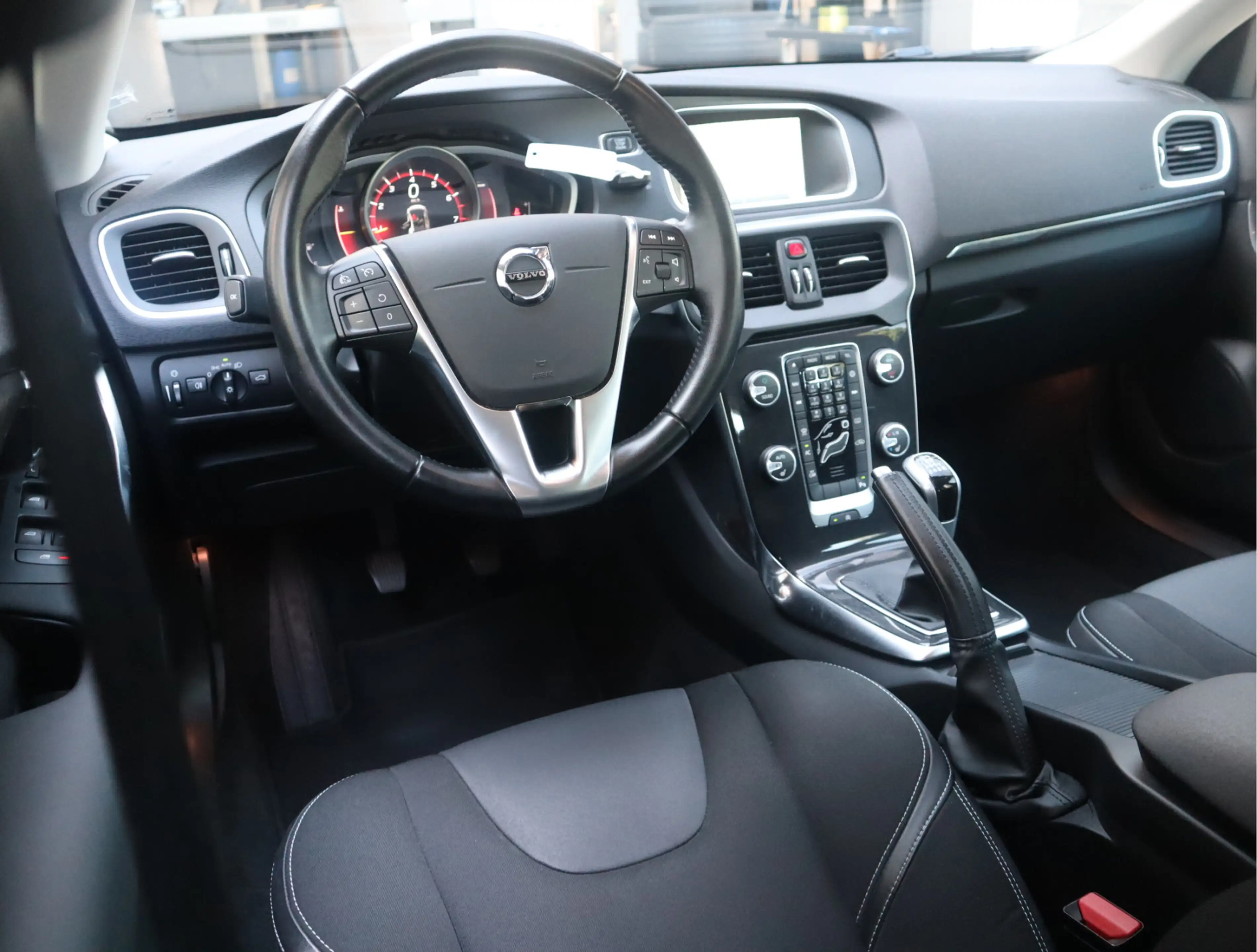 Volvo V40 2.0 T3 Momentum Navi / Stoelverw  / Standkachel / — photo 12