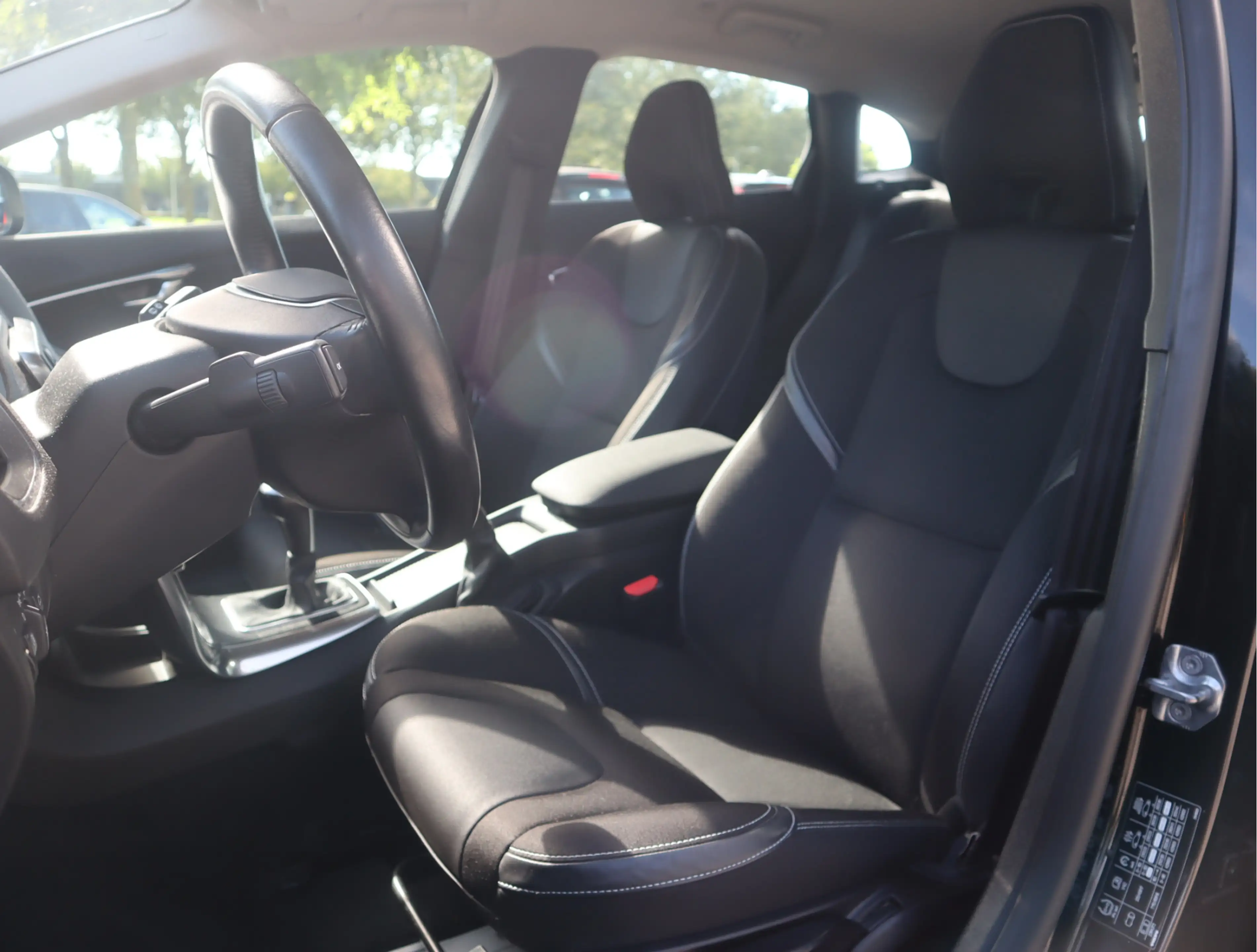Volvo V40 2.0 T3 Momentum Navi / Stoelverw  / Standkachel / — photo 9