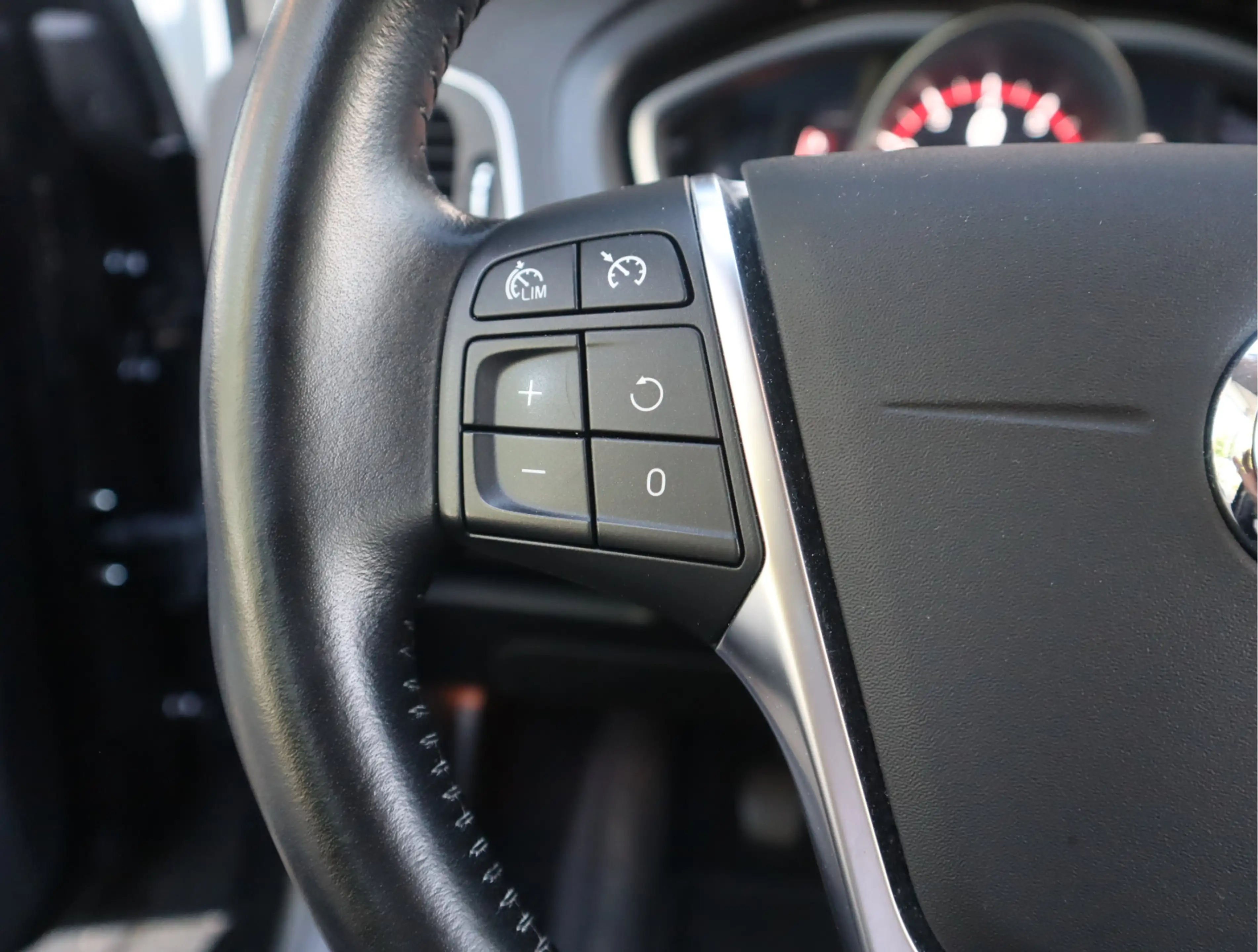 Volvo V40 2.0 T3 Momentum Navi / Stoelverw  / Standkachel / — photo 18