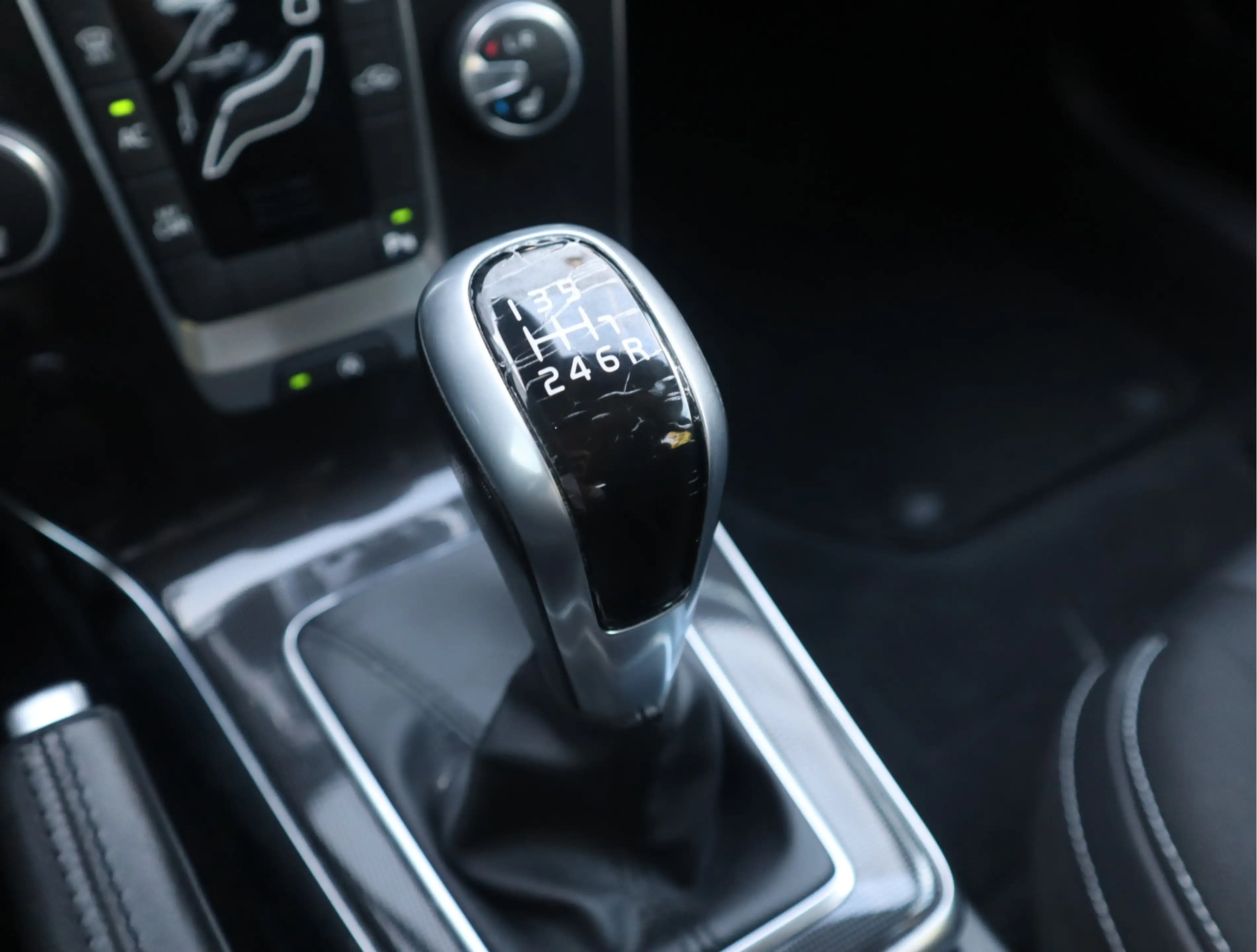 Volvo V40 2.0 T3 Momentum Navi / Stoelverw  / Standkachel / — photo 29