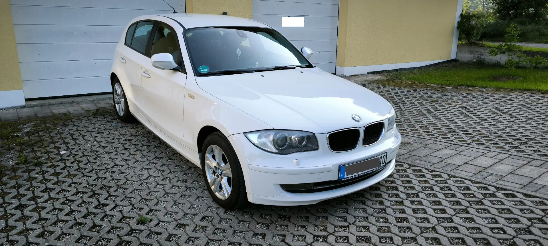 BMW 118 118d - 1