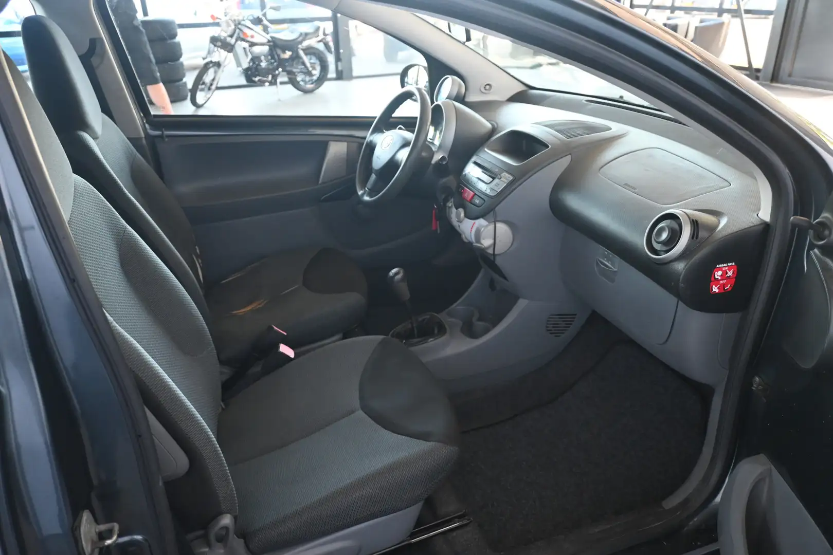 Toyota Aygo 1.0-12V Airco Elektrisch Pakket All in Prijs Inrui Gris - 2