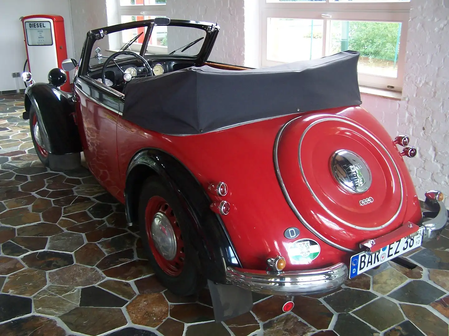 Oldtimer DKW F 8  Cabriolet Rood - 2