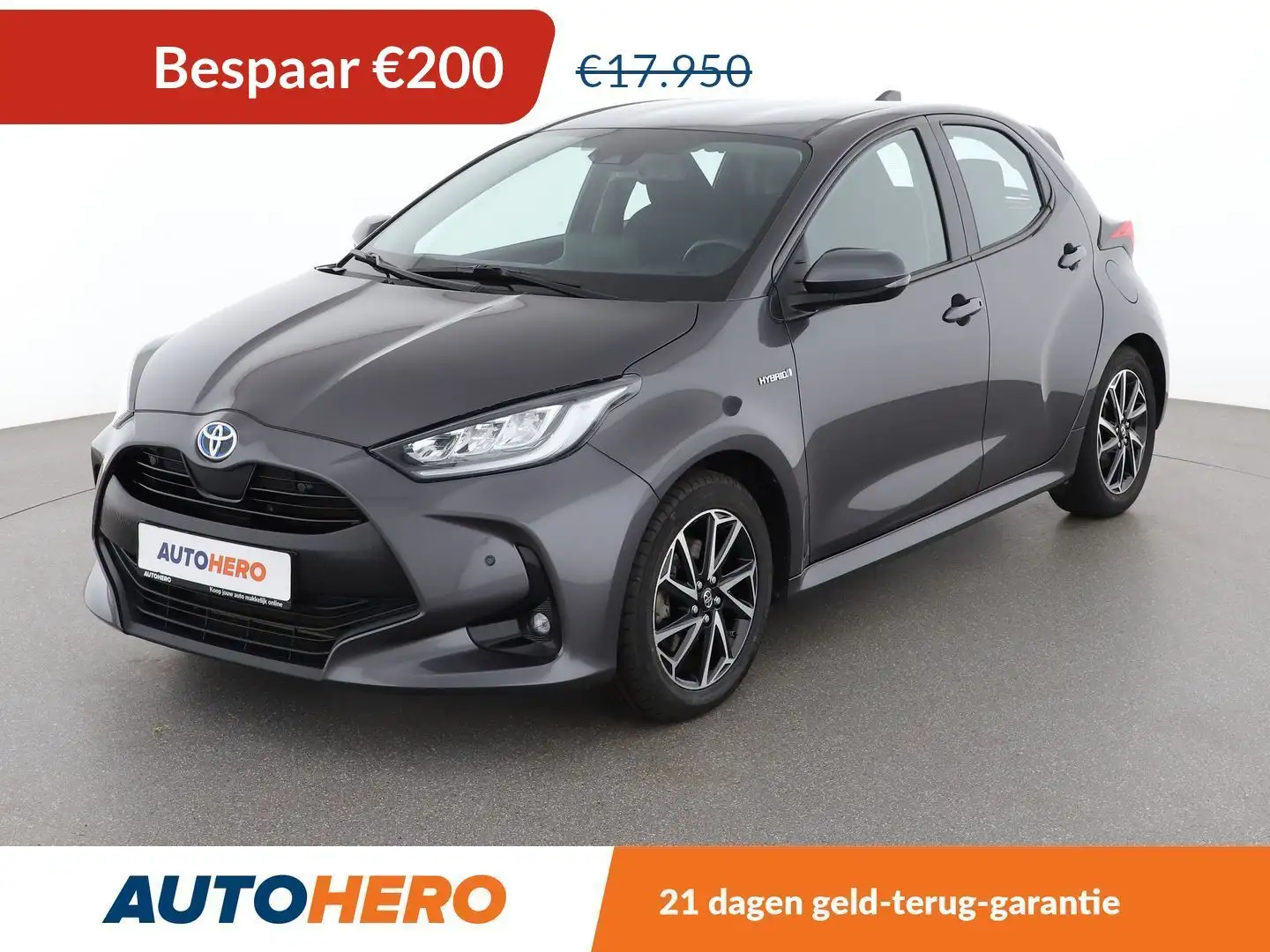 Toyota Yaris 1.5 Hybrid Active Plus Grijs - 1