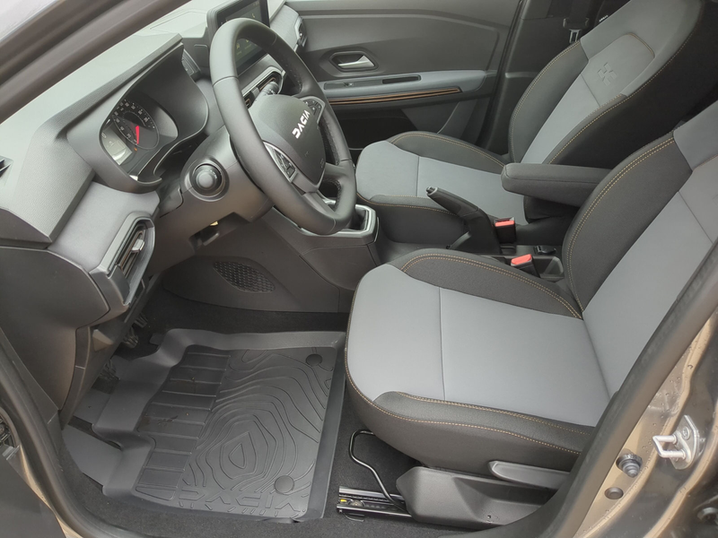 Dacia Jogger TCe 110 Extreme 5-Sitzer+RFK+Klimaauto.+PDC — photo 5