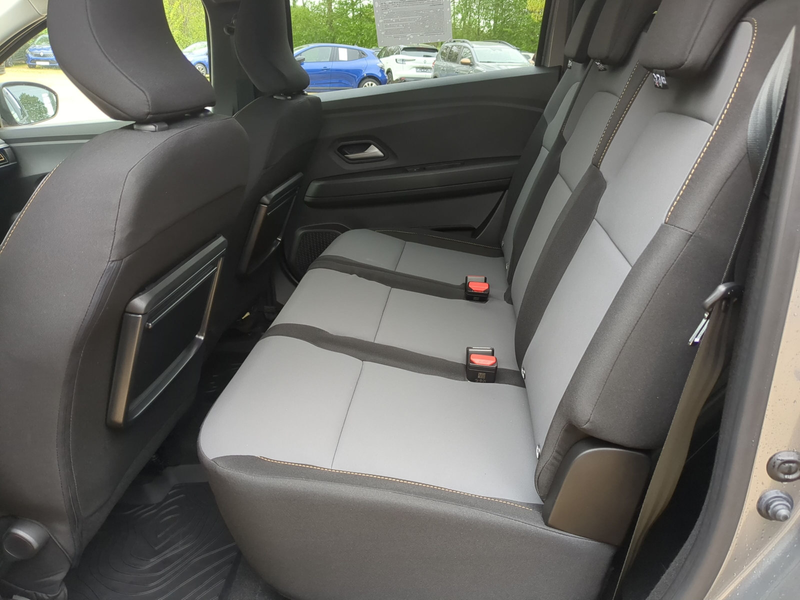 Dacia Jogger TCe 110 Extreme 5-Sitzer+RFK+Klimaauto.+PDC — photo 10