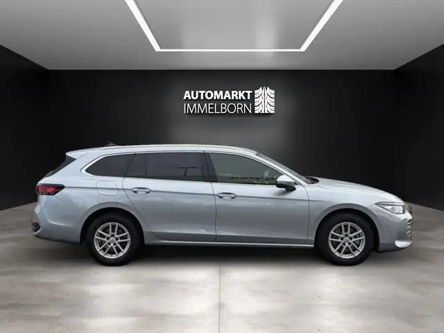 Volkswagen Passat view 7