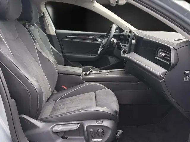 Volkswagen Passat view 11