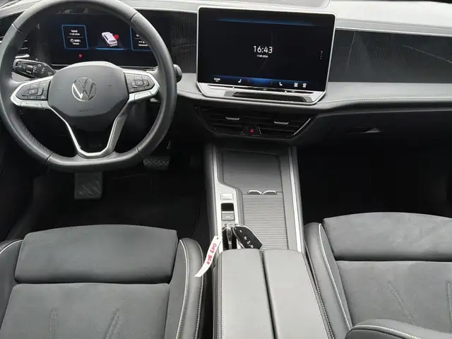 Volkswagen Passat view 15